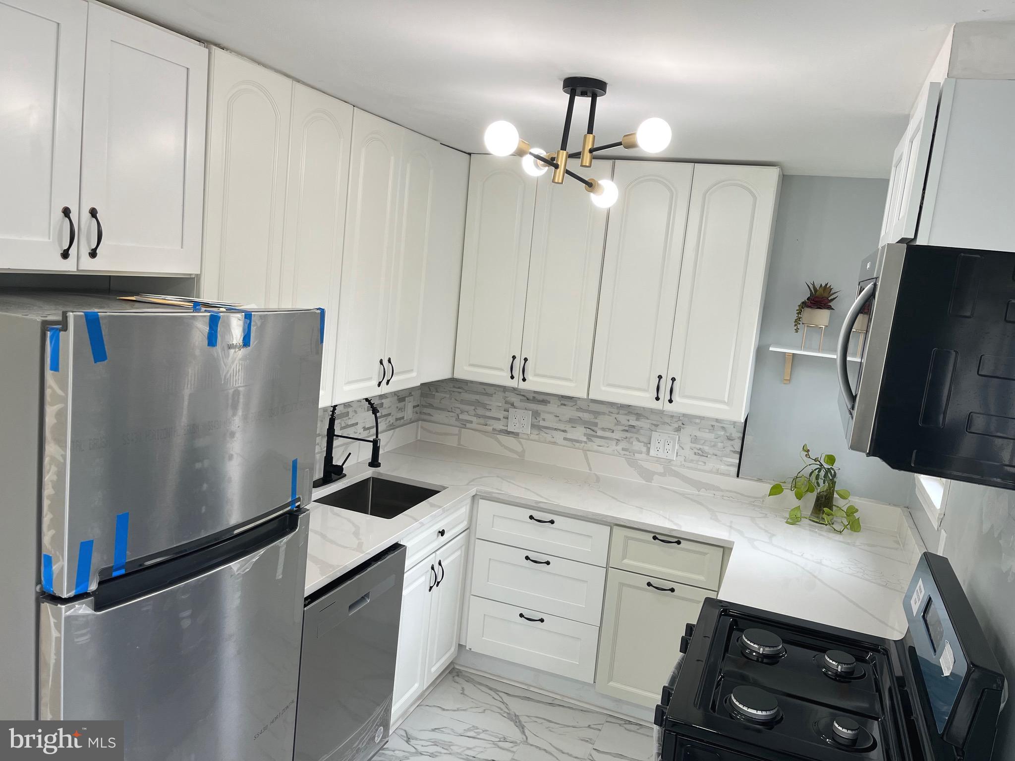 WINDSOR HILLS - Residential