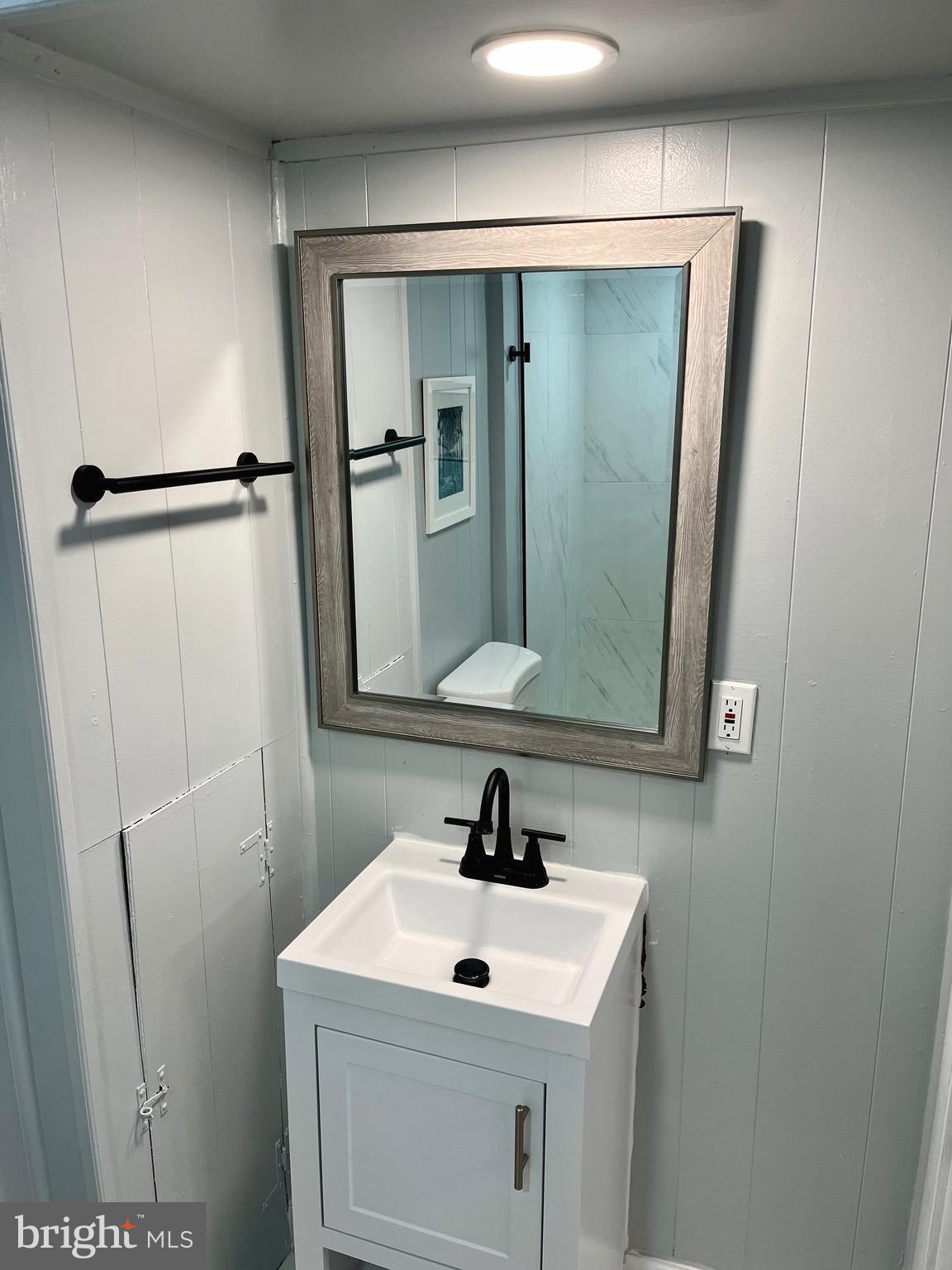 WINDSOR HILLS - Residential