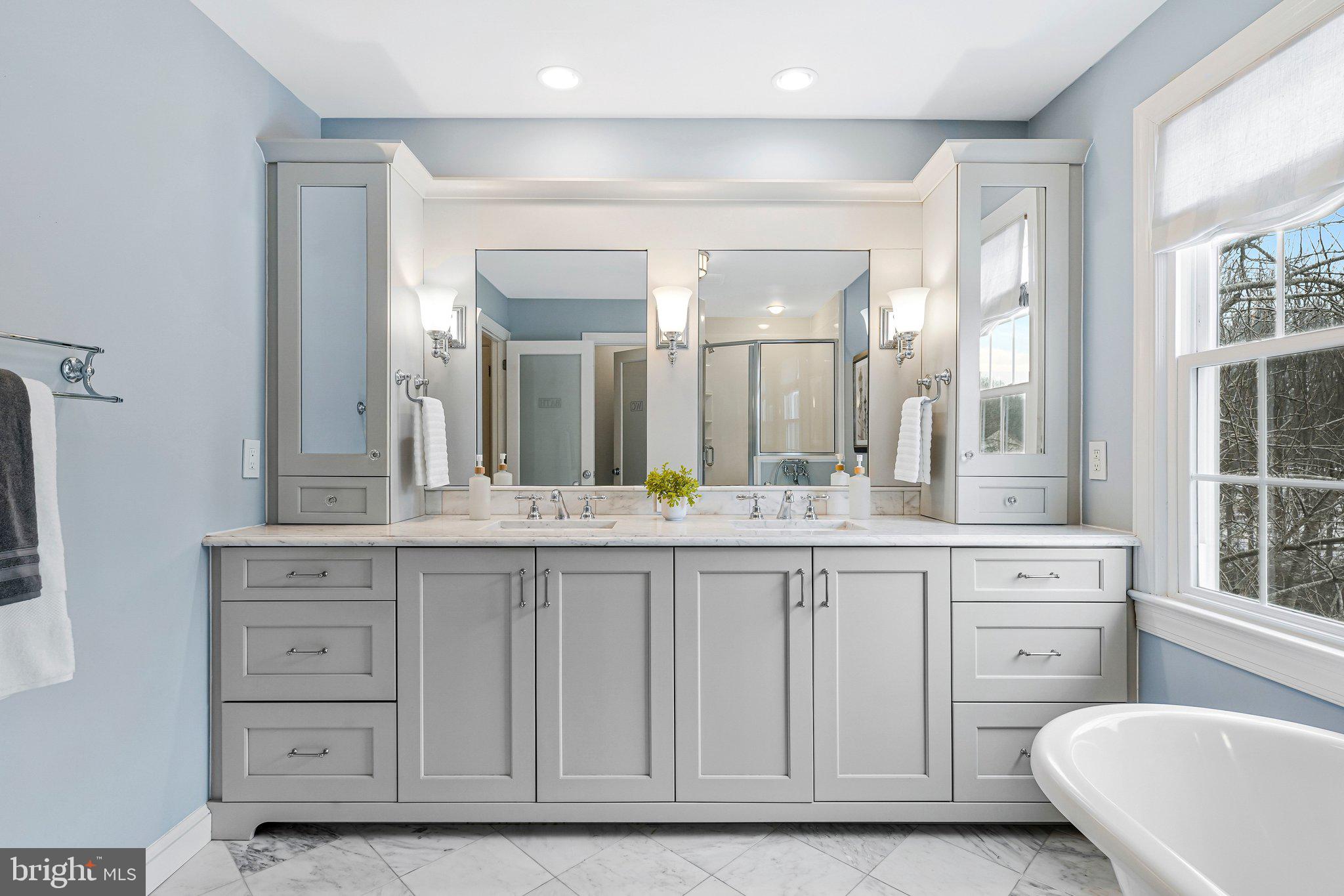 COLVIN RUN ESTATES - Residential