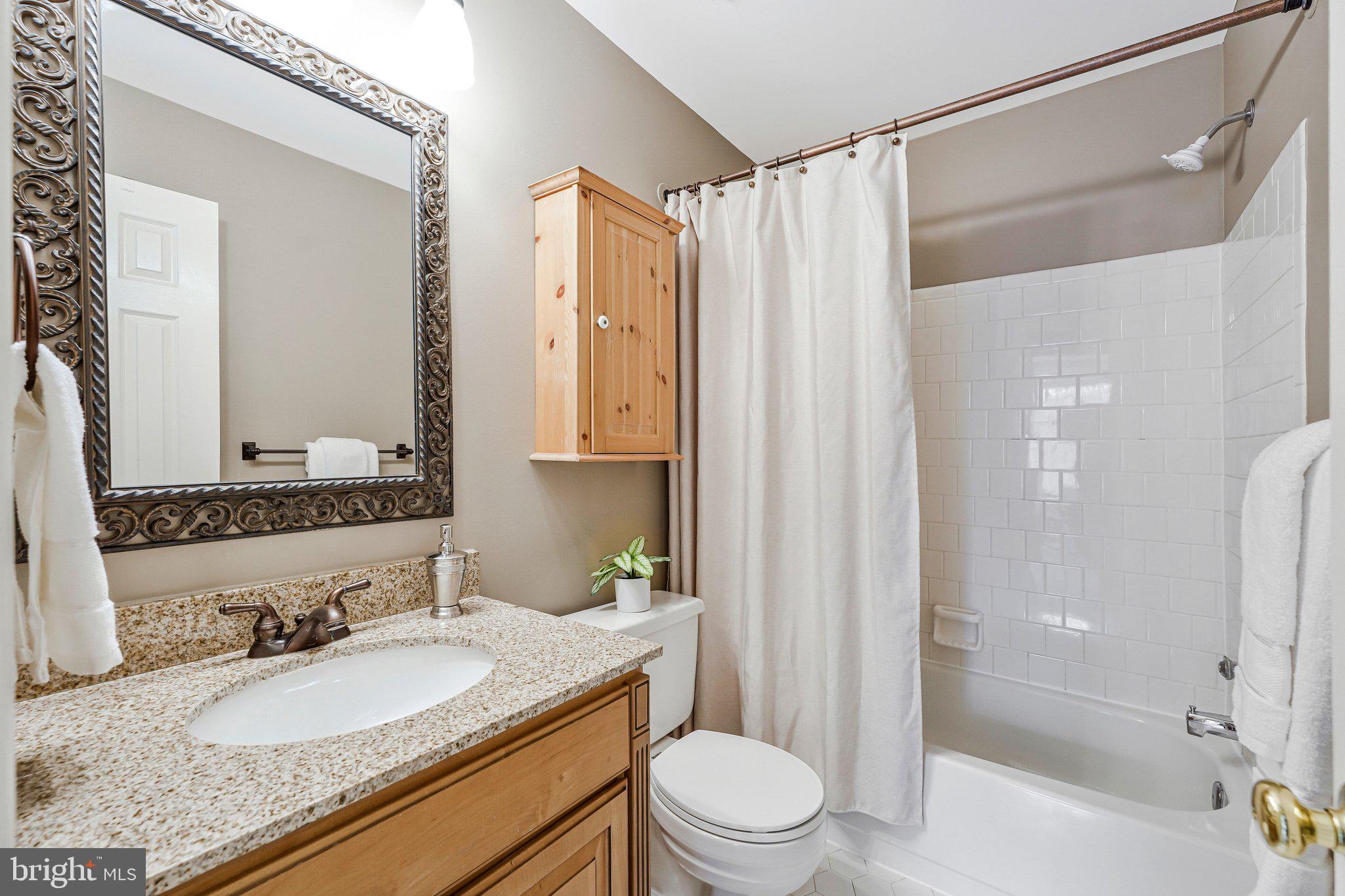 COLVIN RUN ESTATES - Residential