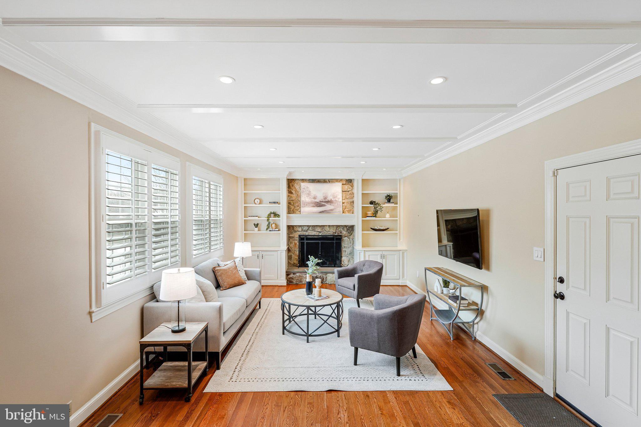 COLVIN RUN ESTATES - Residential