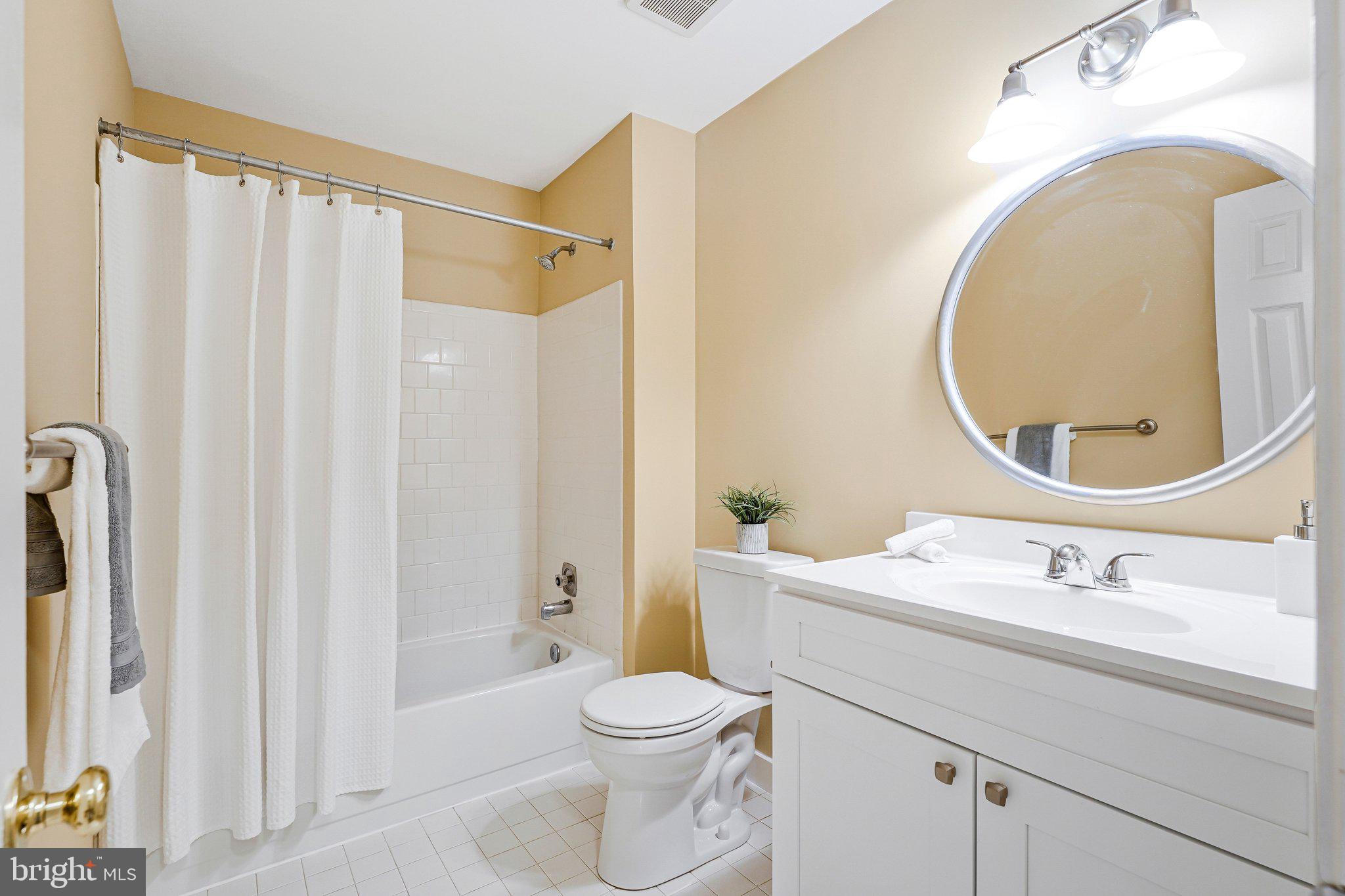 COLVIN RUN ESTATES - Residential