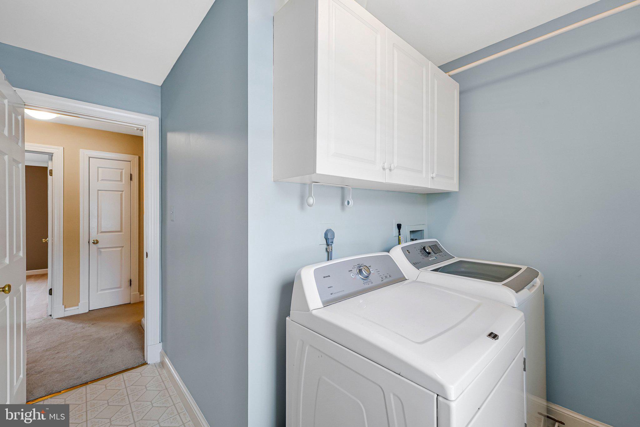 COLVIN RUN ESTATES - Residential