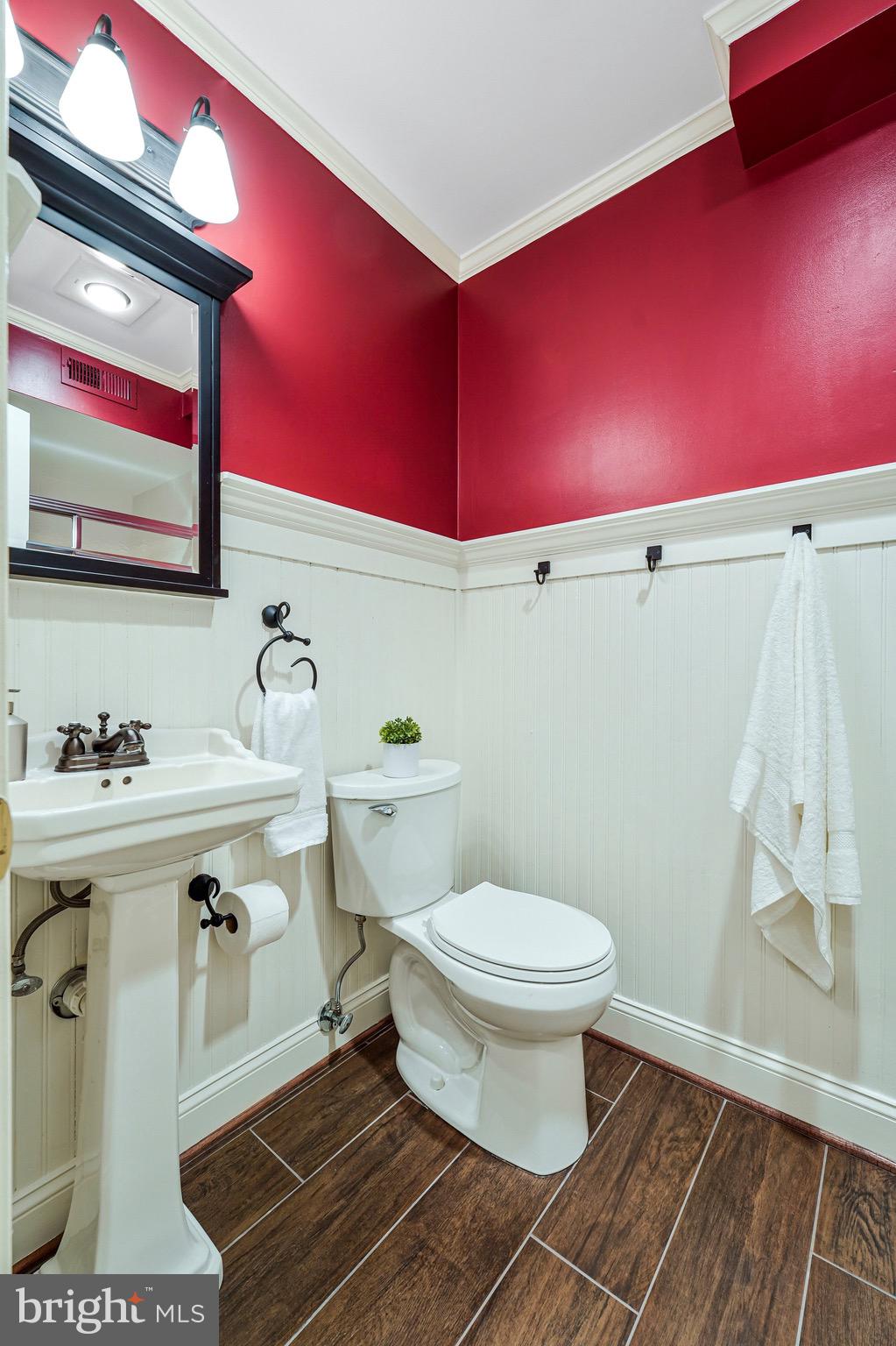 COLVIN RUN ESTATES - Residential