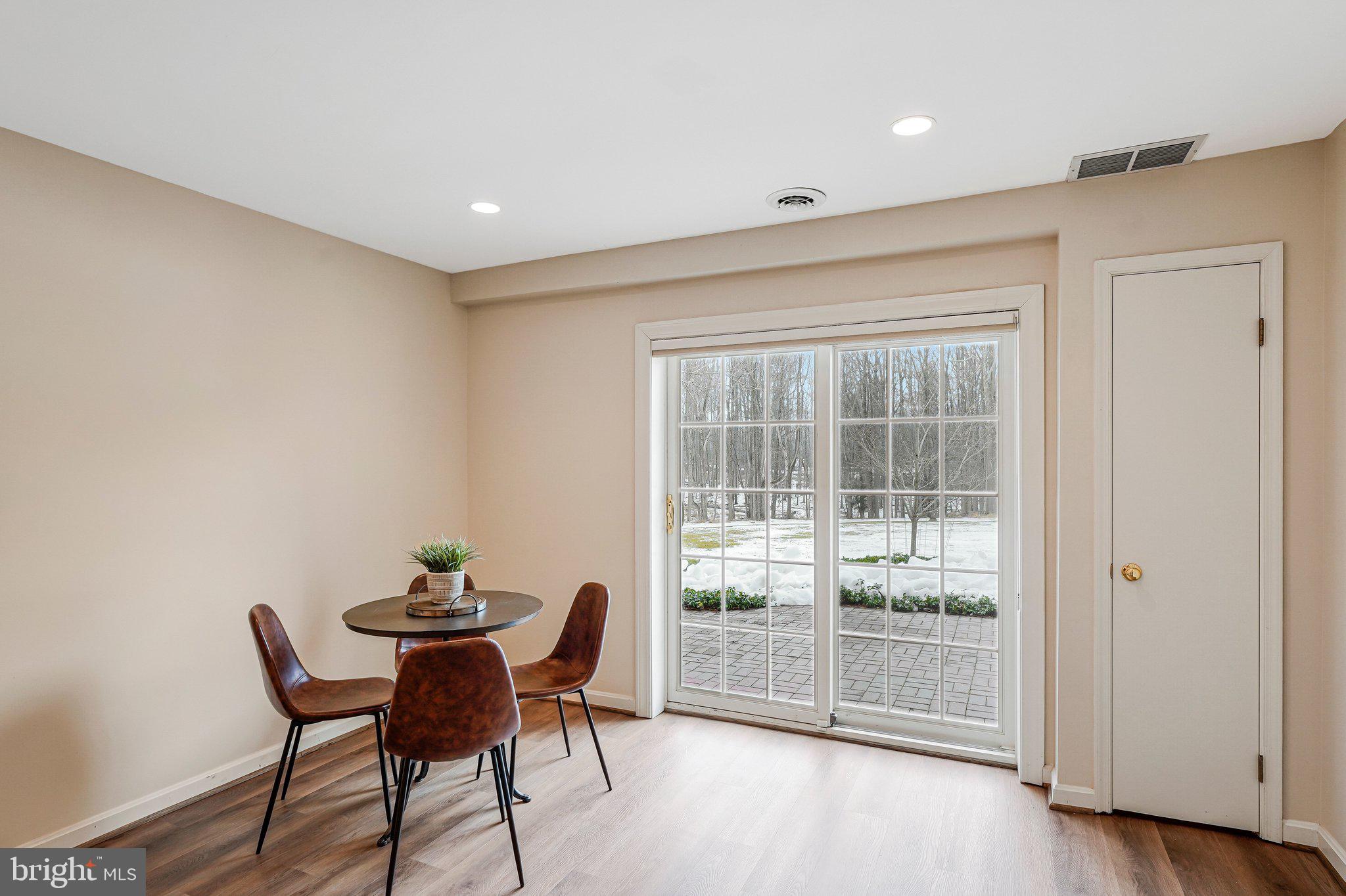 COLVIN RUN ESTATES - Residential