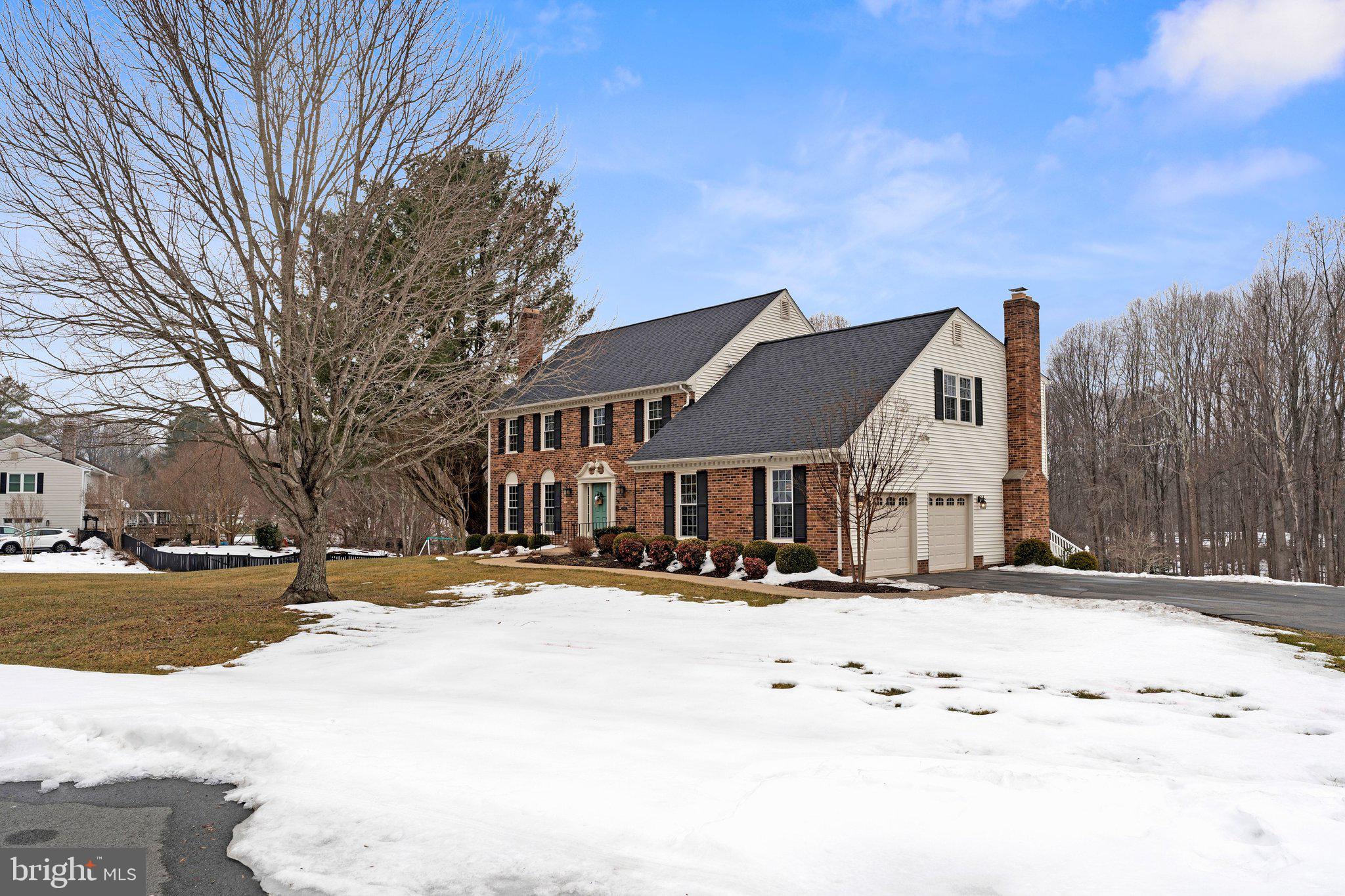 COLVIN RUN ESTATES - Residential