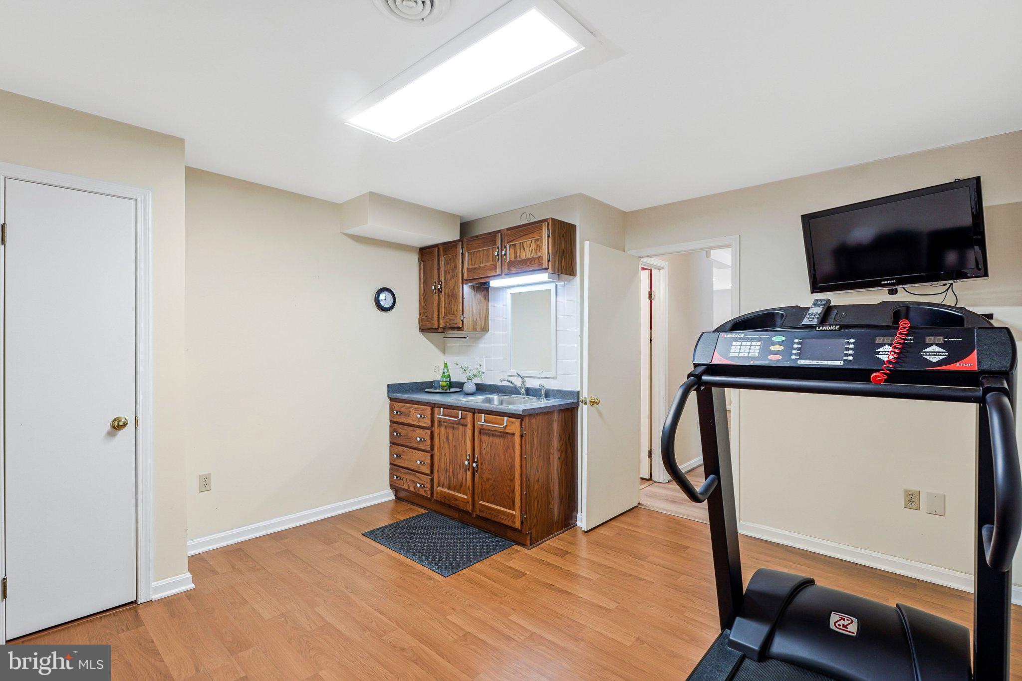 COLVIN RUN ESTATES - Residential