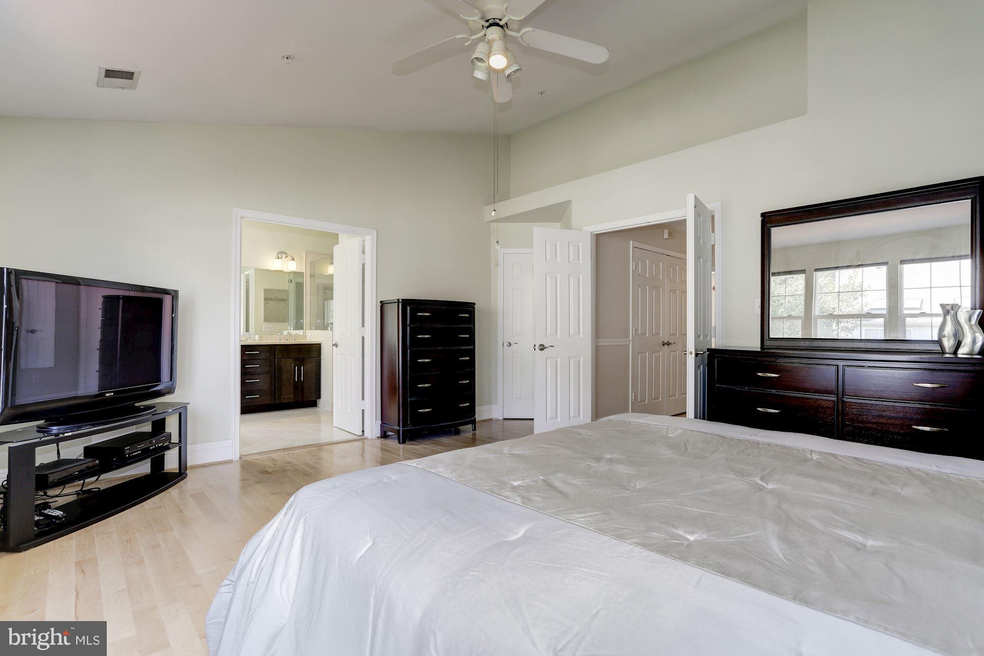 RUSSETT - Residential