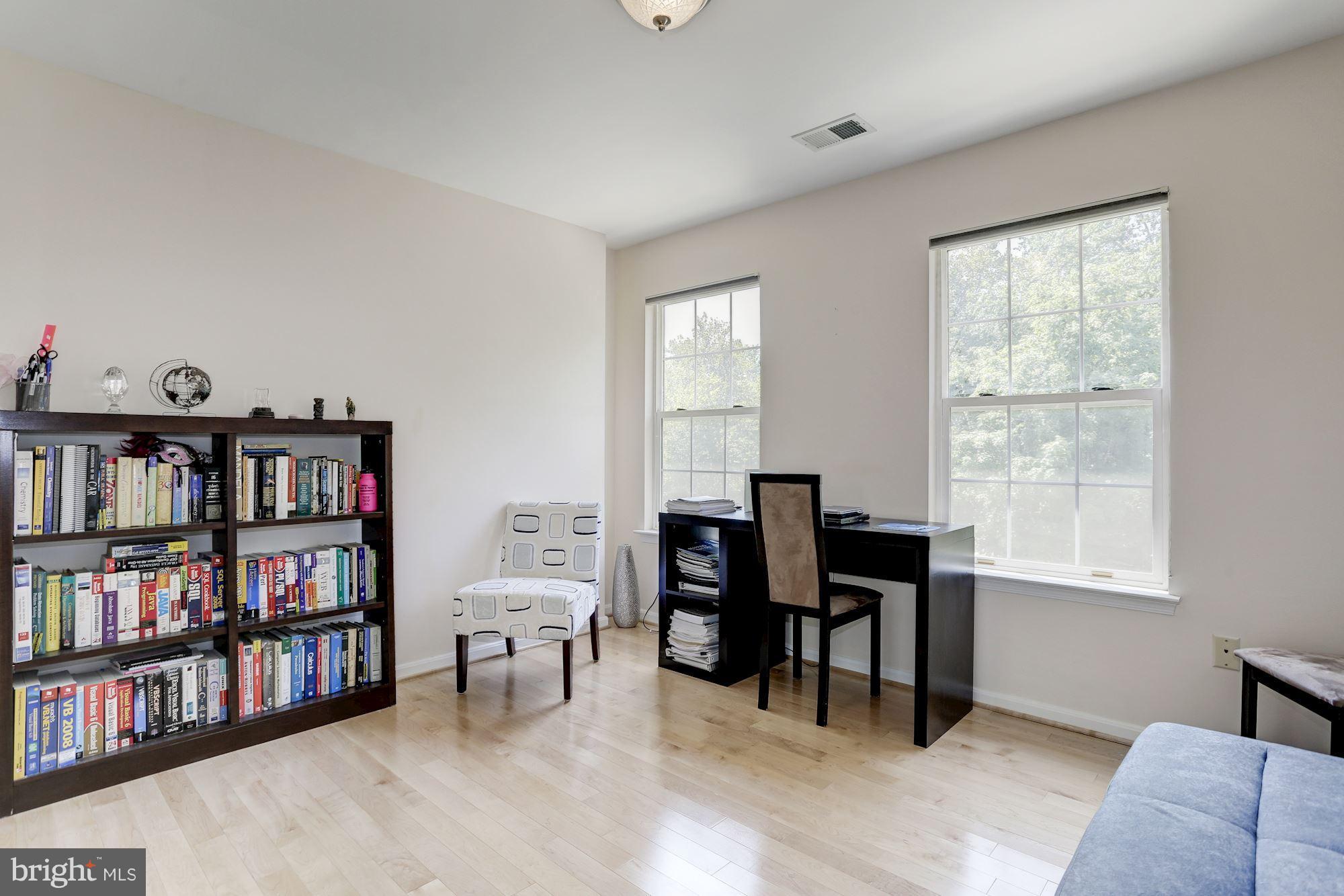 RUSSETT - Residential