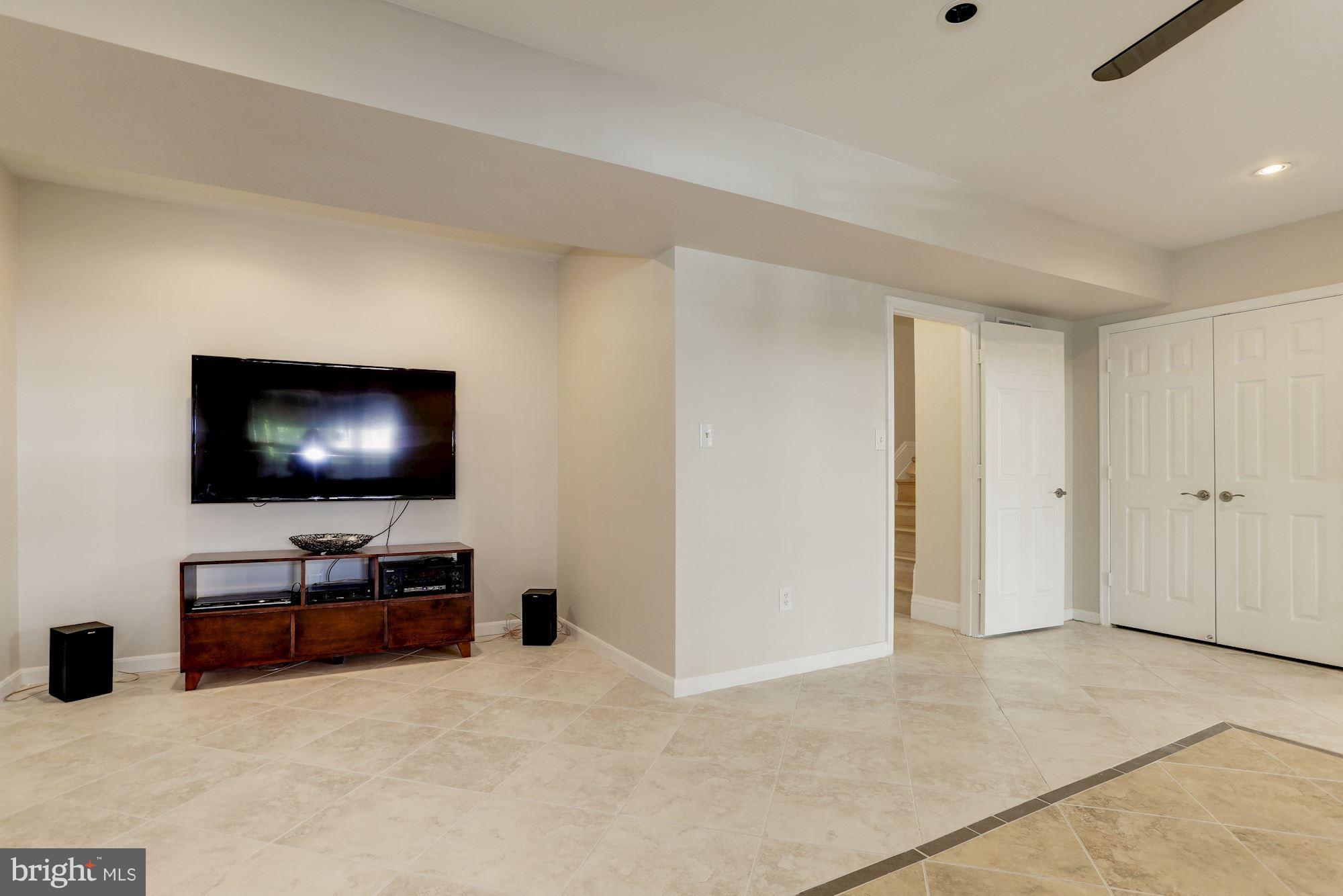 RUSSETT - Residential