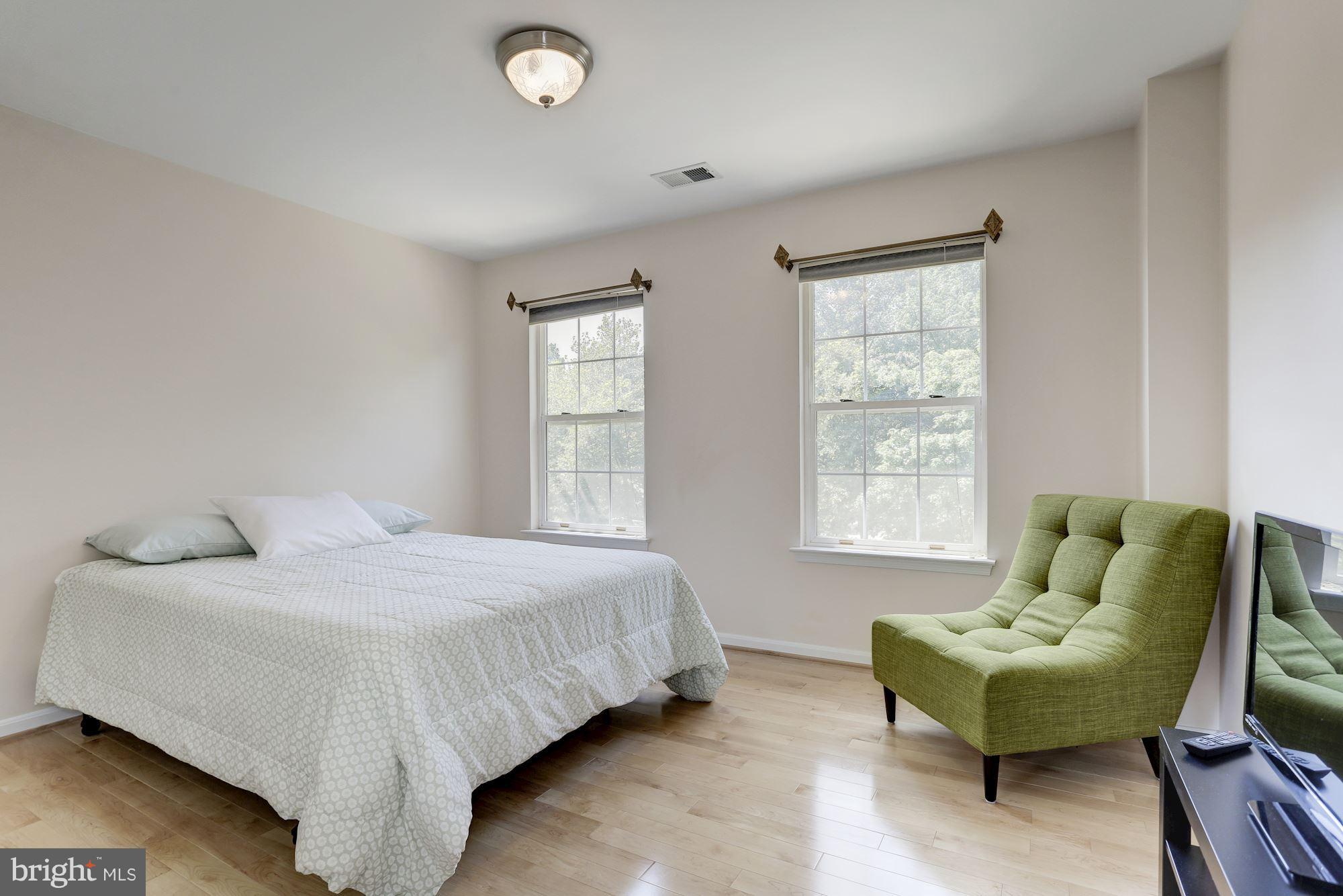 RUSSETT - Residential