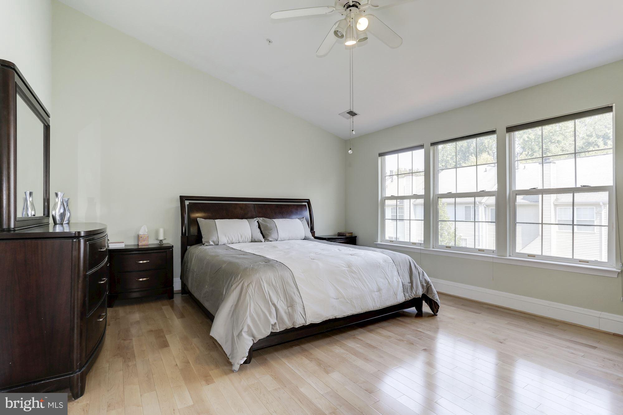 RUSSETT - Residential