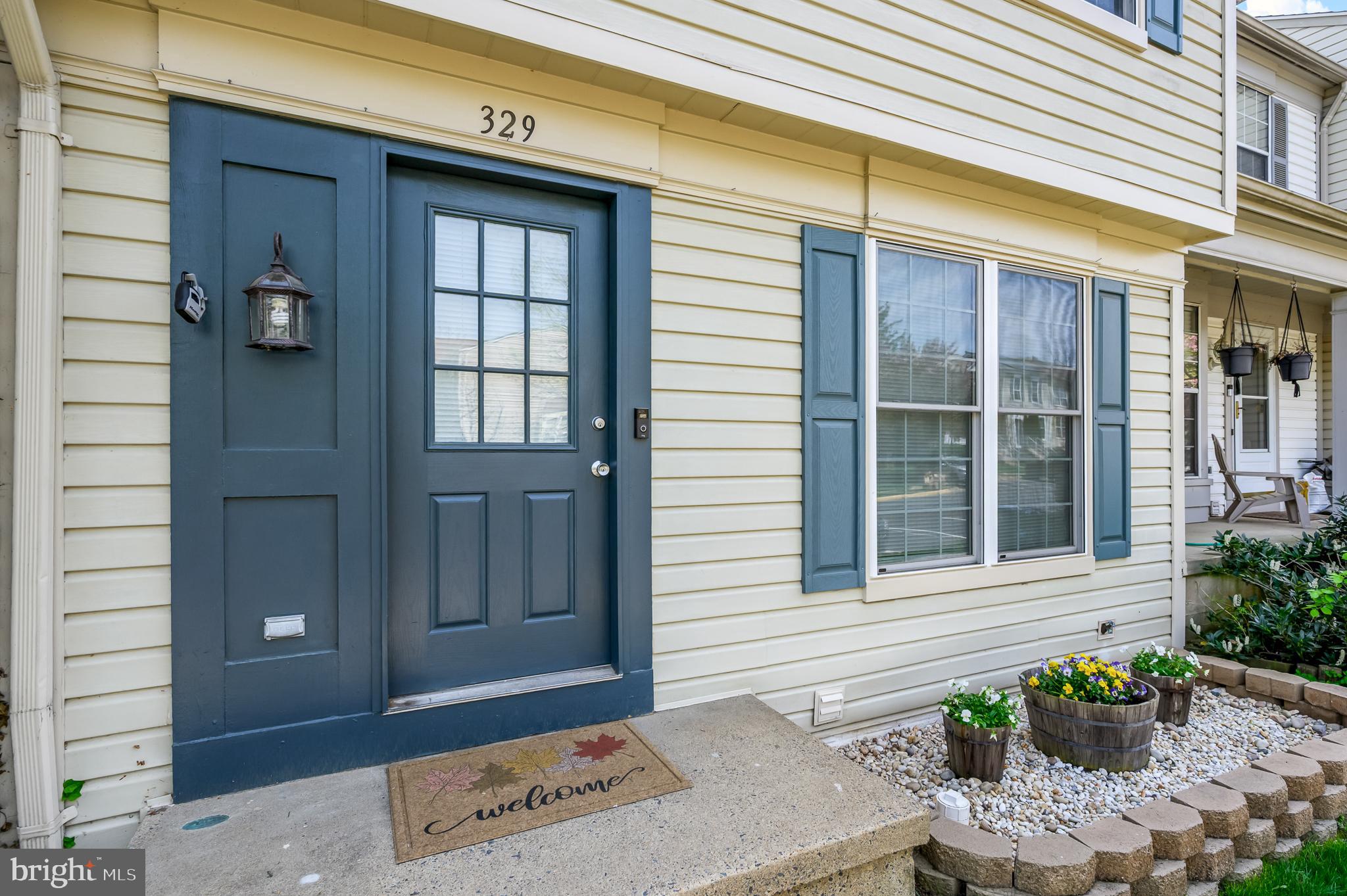 329 STABLE VIEW TERRACE NE