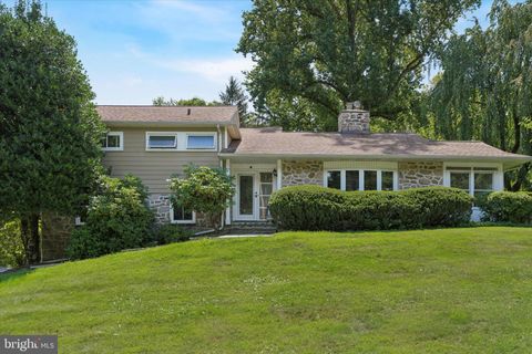 908 HOLLOW ROAD WAYNE PA 19087
