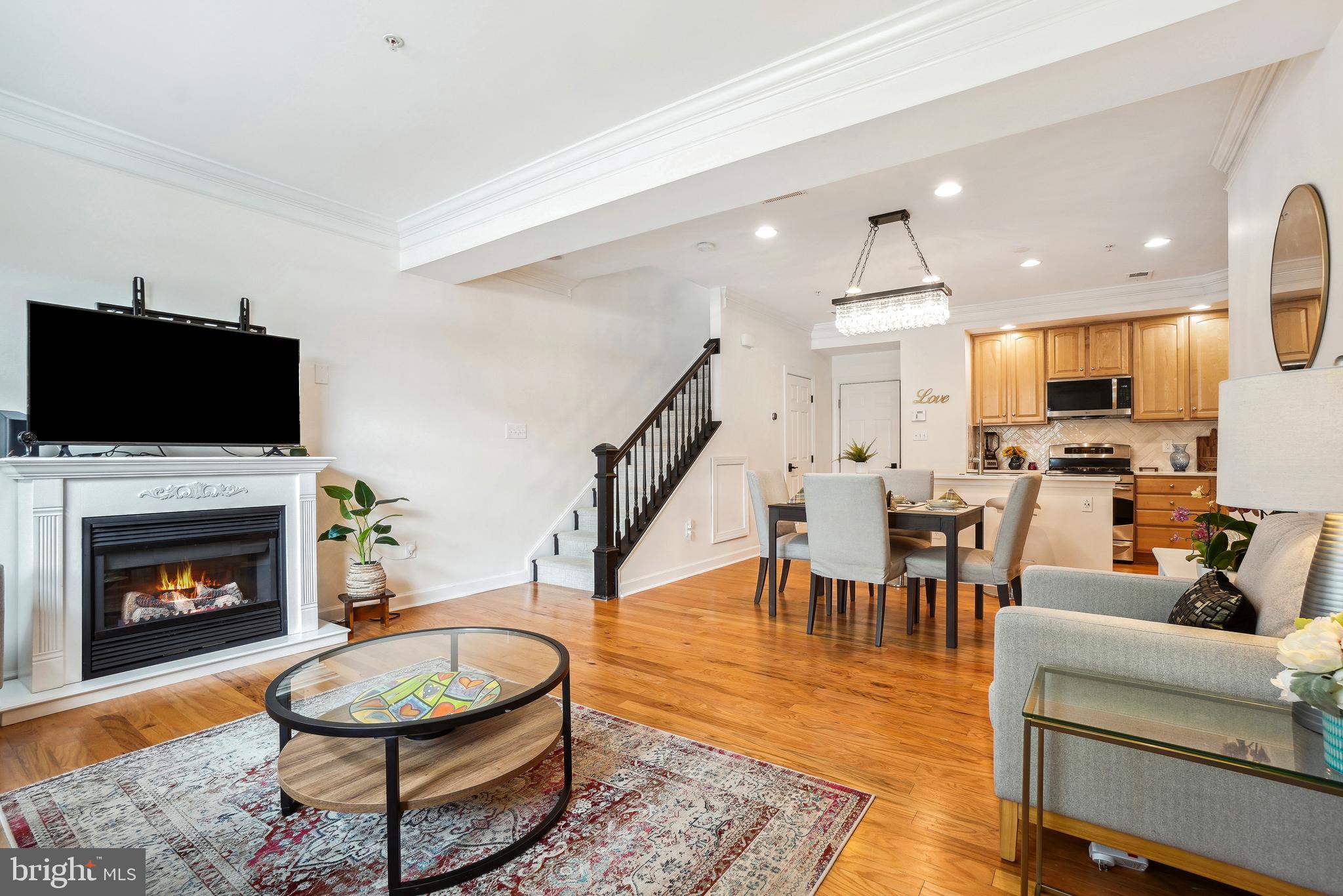 625 KINGFISHER AVENUE