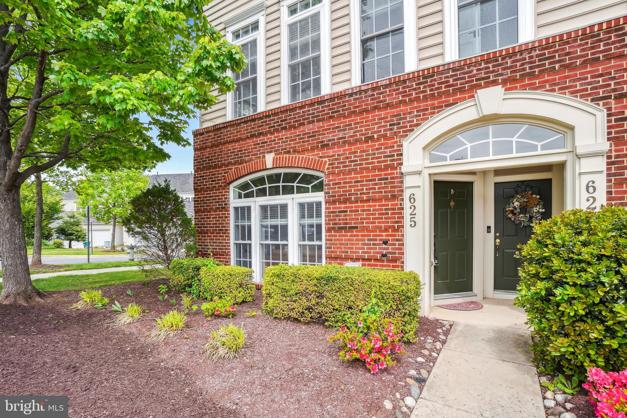 625 KINGFISHER AVENUE