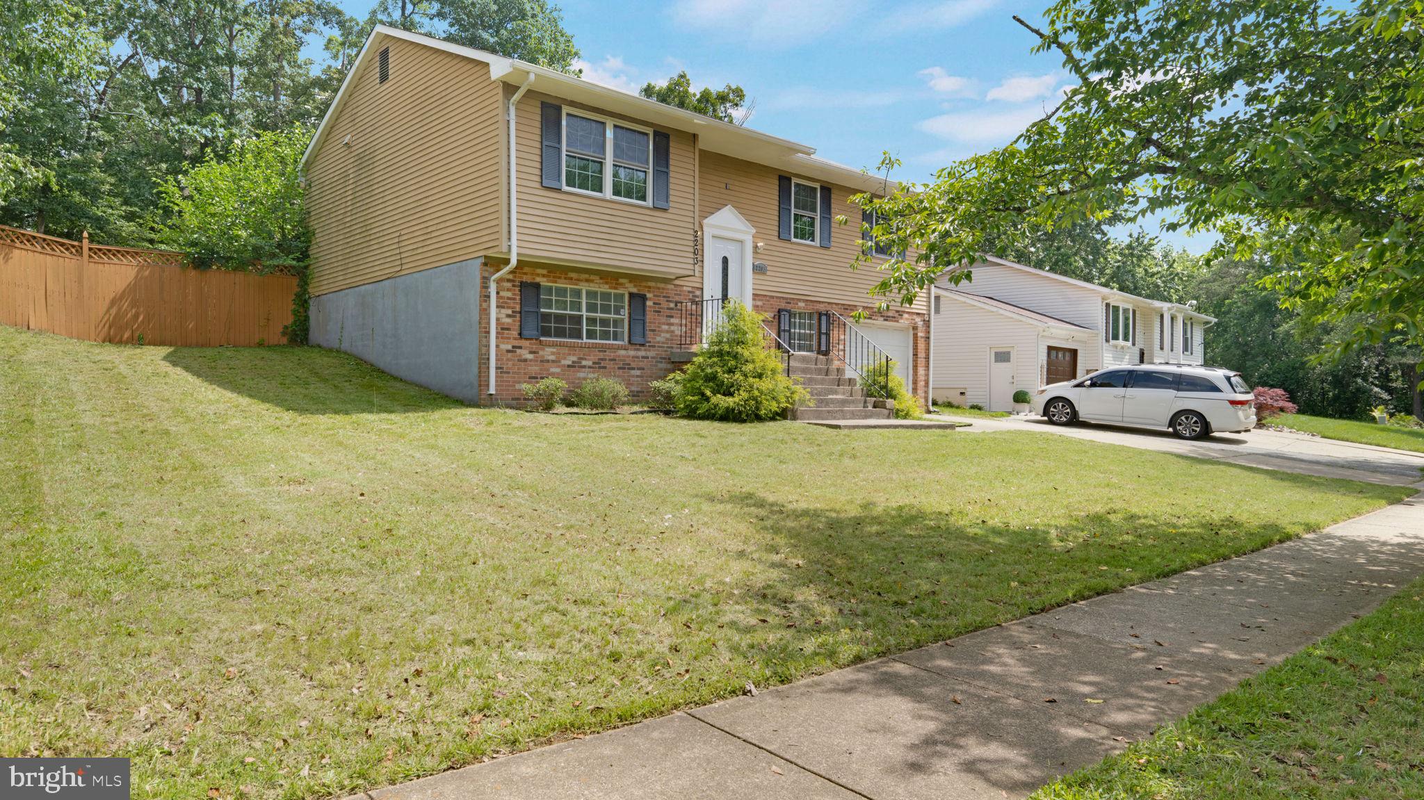 2203 OLD FORT HILLS DRIVE