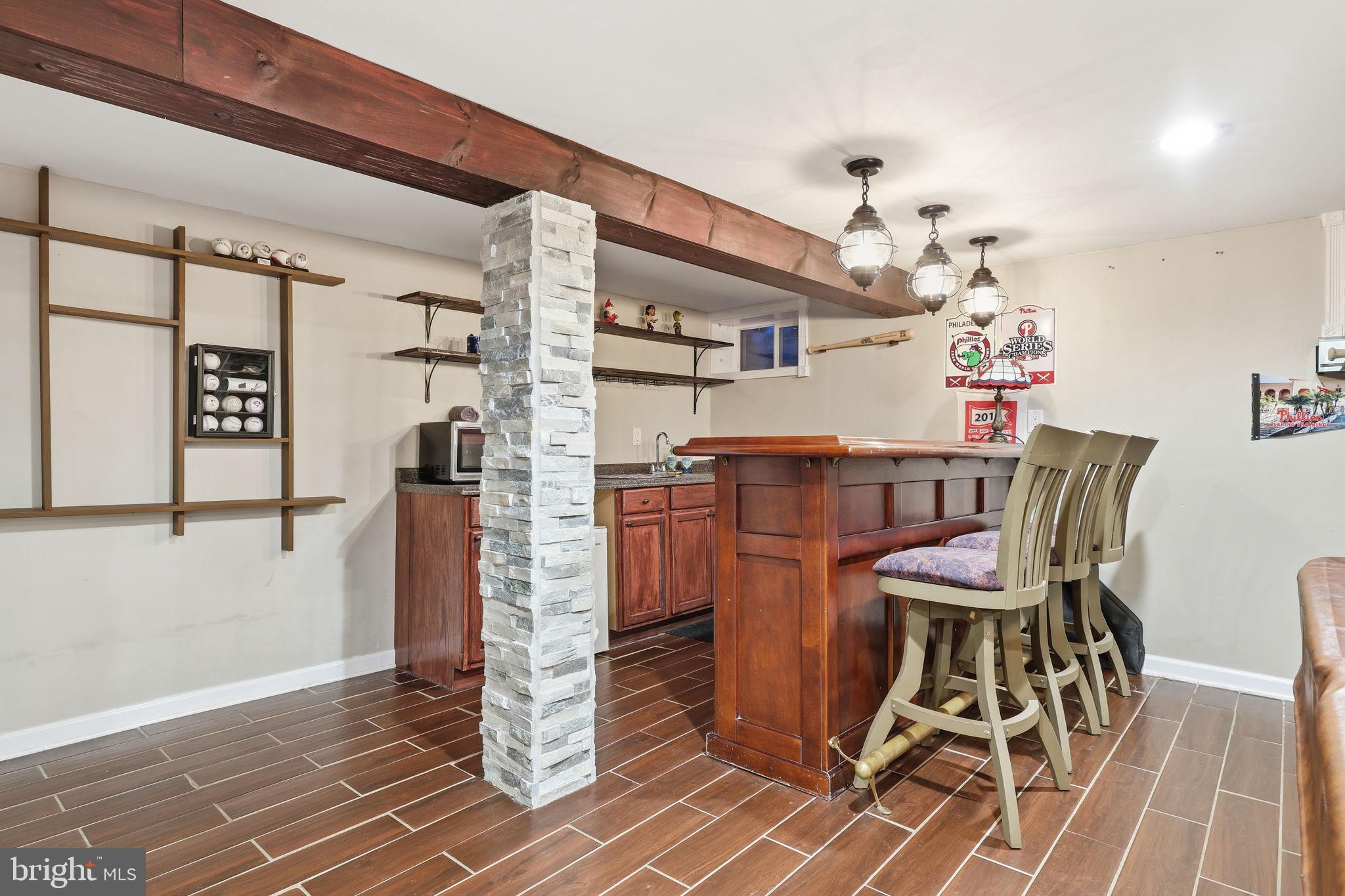 WARWICK MANOR - Residential