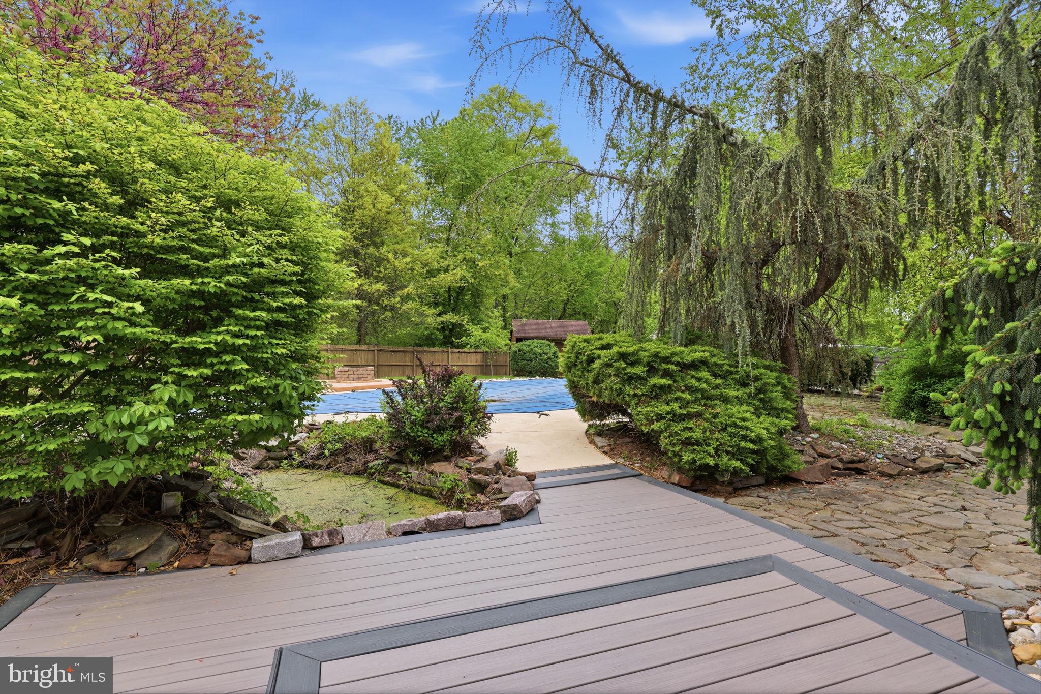 WARWICK MANOR - Residential