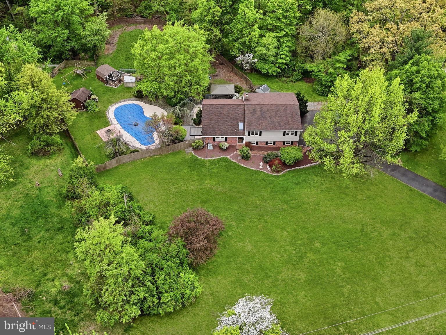 WARWICK MANOR - Residential
