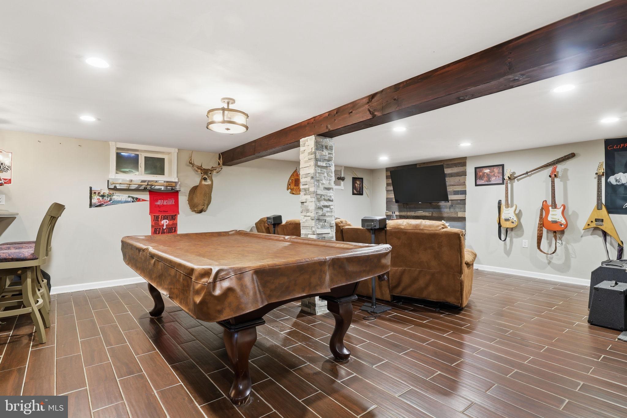 WARWICK MANOR - Residential