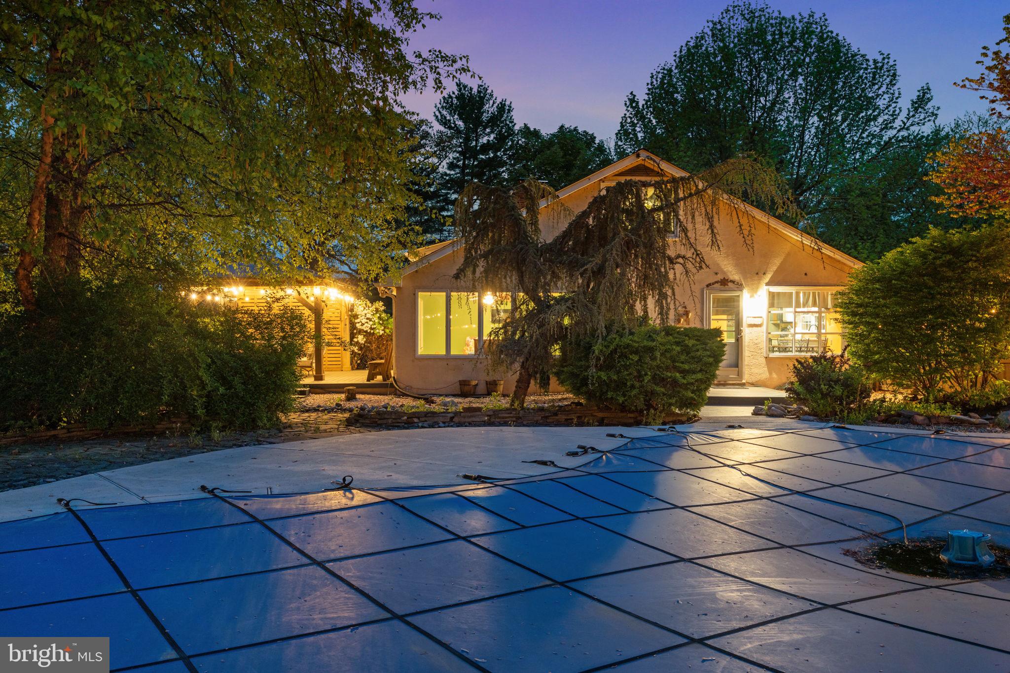 WARWICK MANOR - Residential