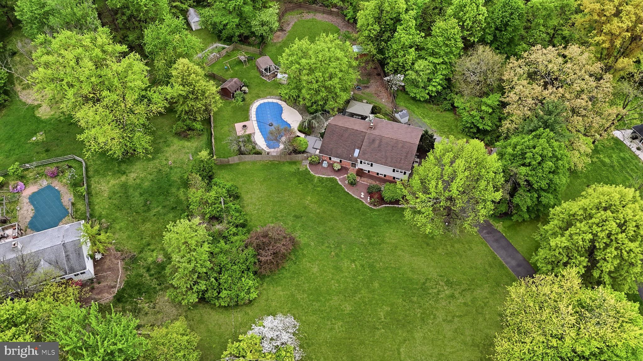 WARWICK MANOR - Residential