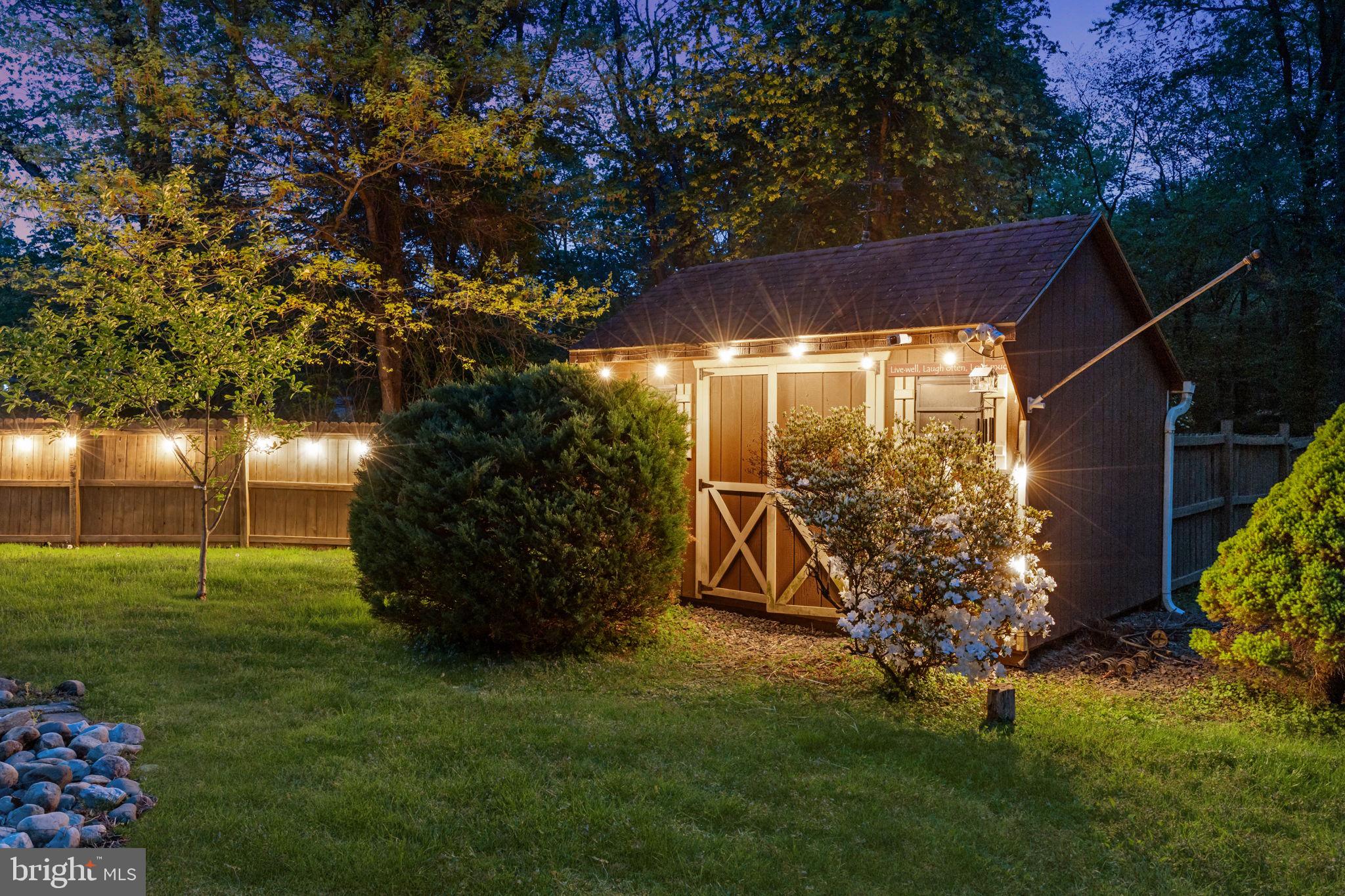 WARWICK MANOR - Residential