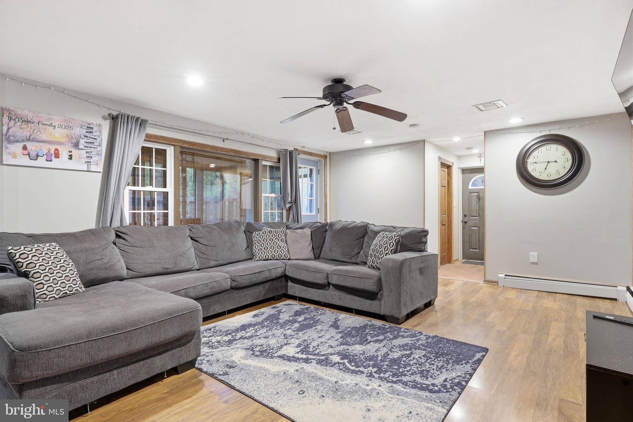 WARWICK MANOR - Residential