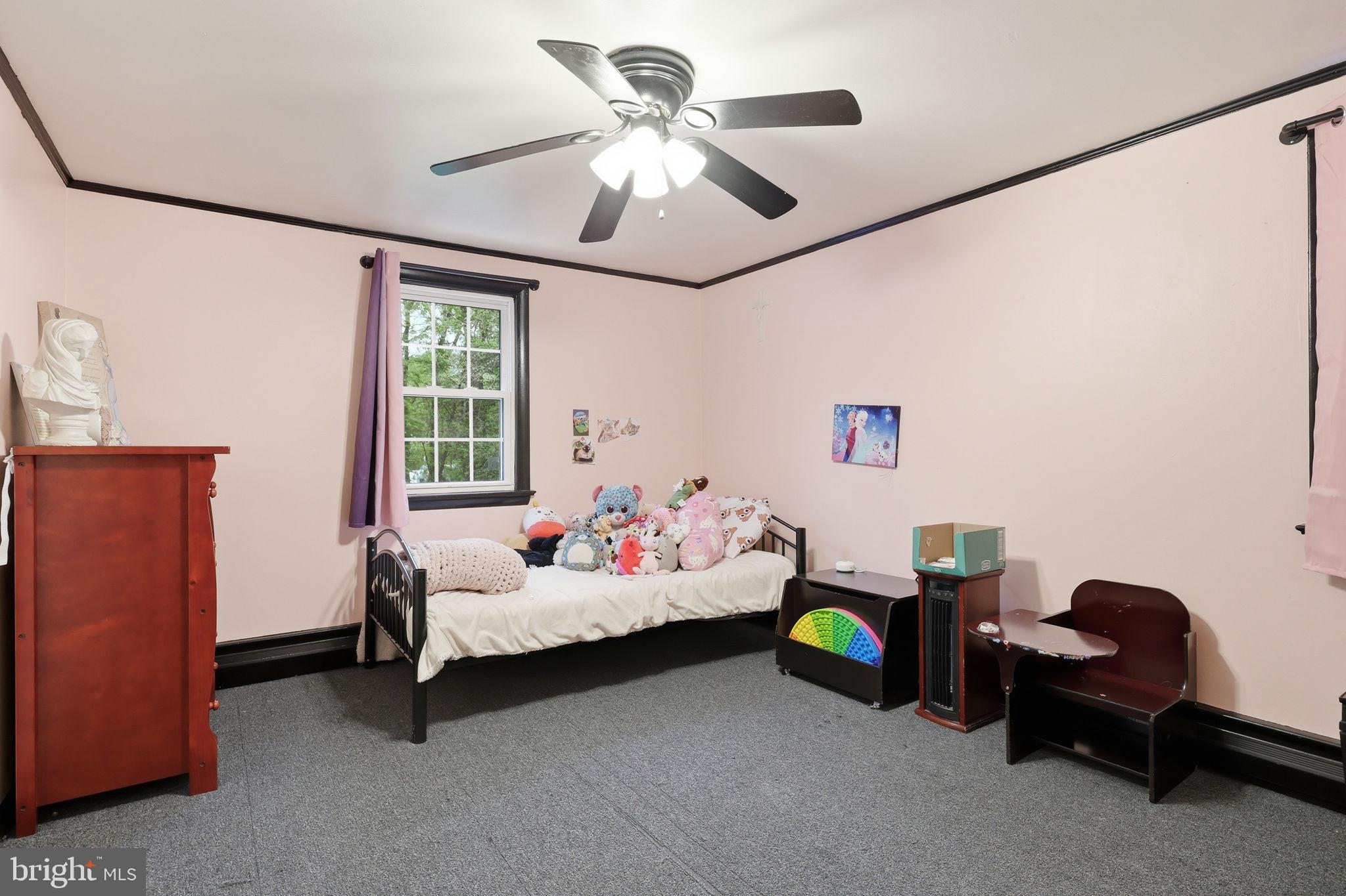 WARWICK MANOR - Residential