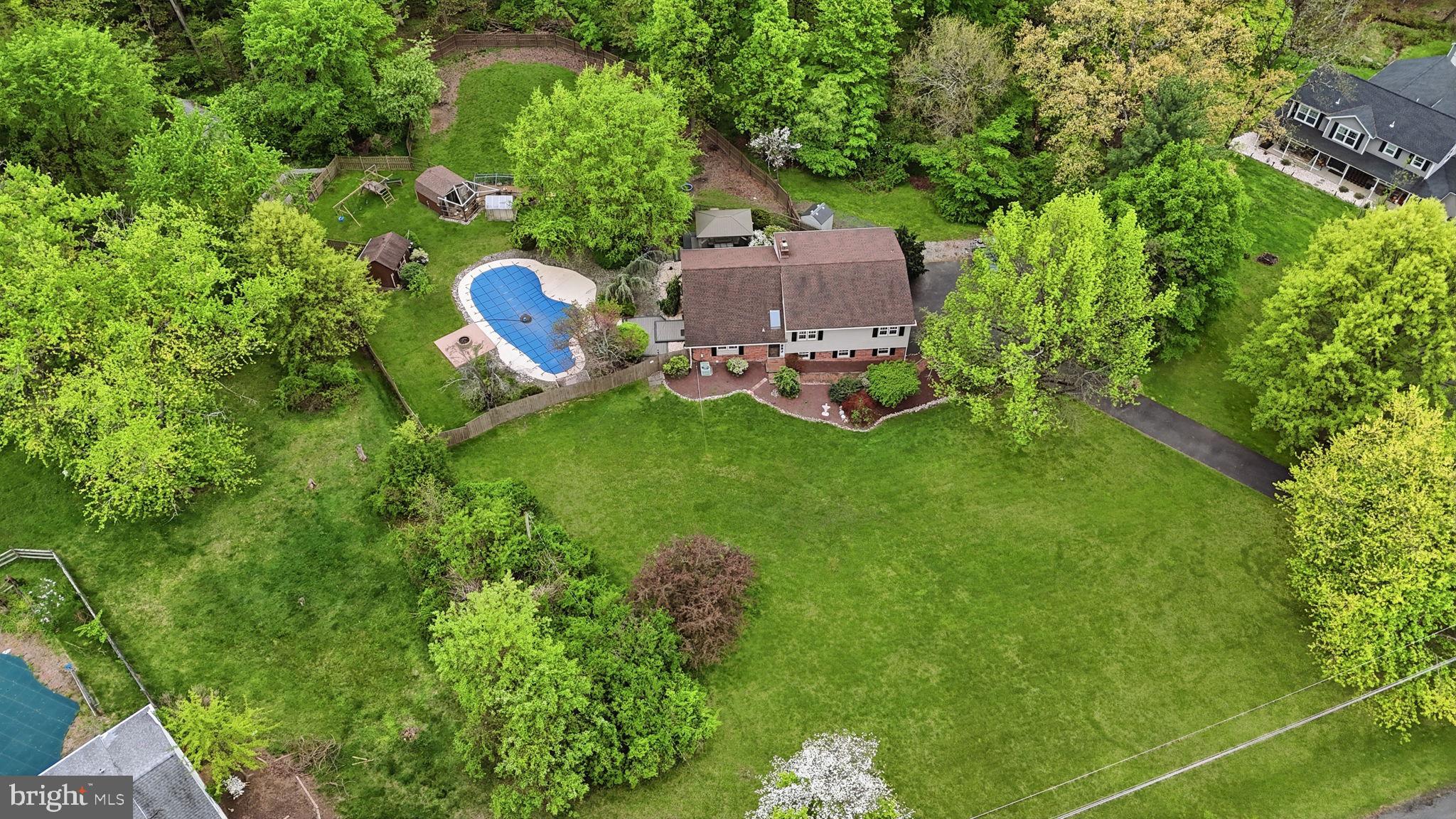 WARWICK MANOR - Residential