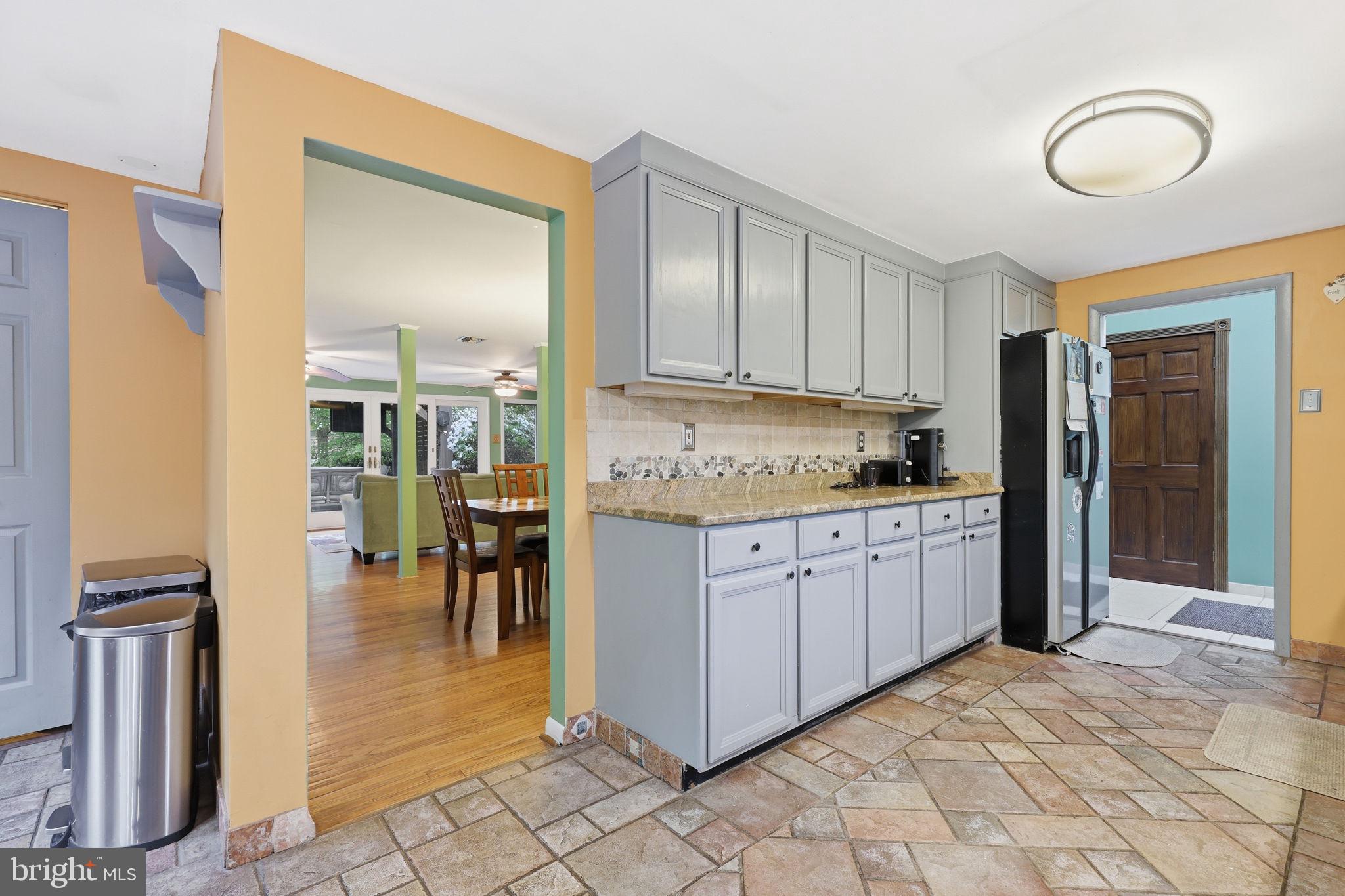 WARWICK MANOR - Residential