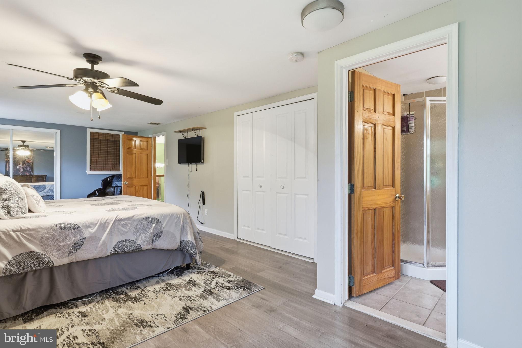 WARWICK MANOR - Residential
