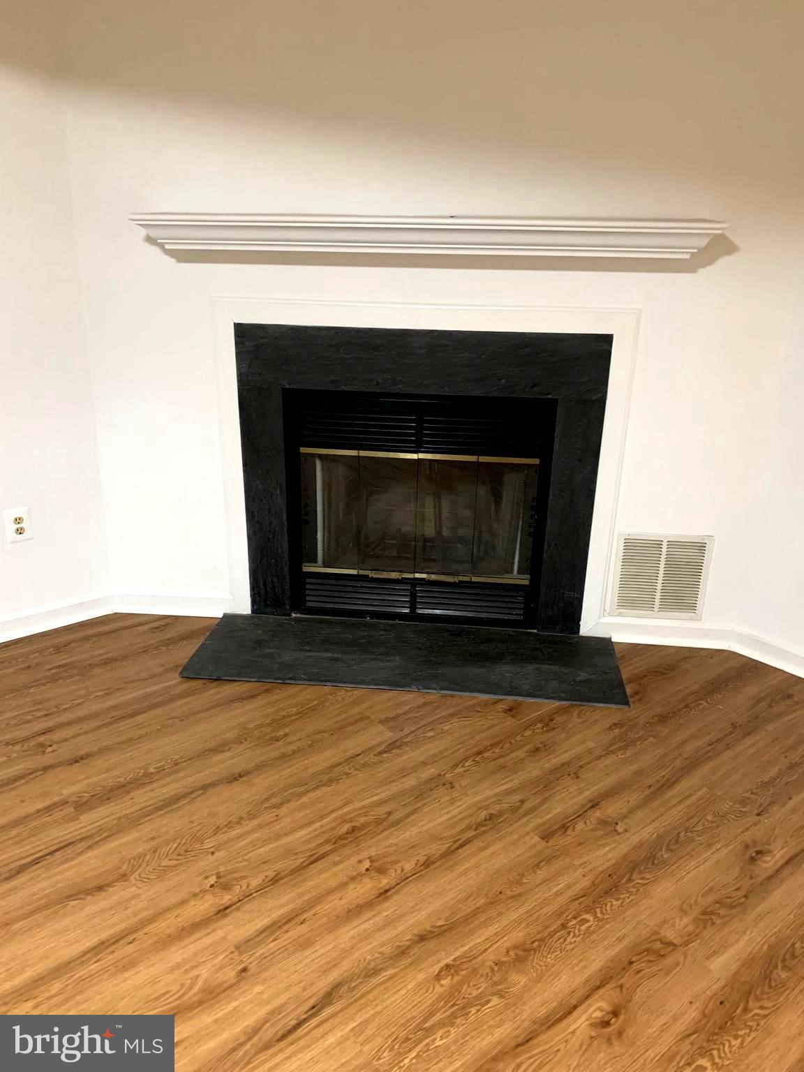 NORTHLAKE - Residential Lease