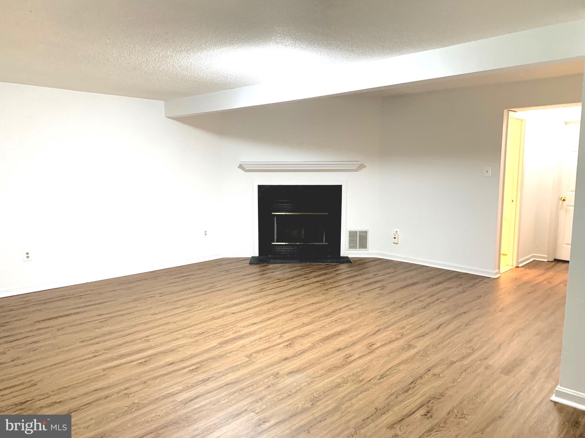 NORTHLAKE - Residential Lease