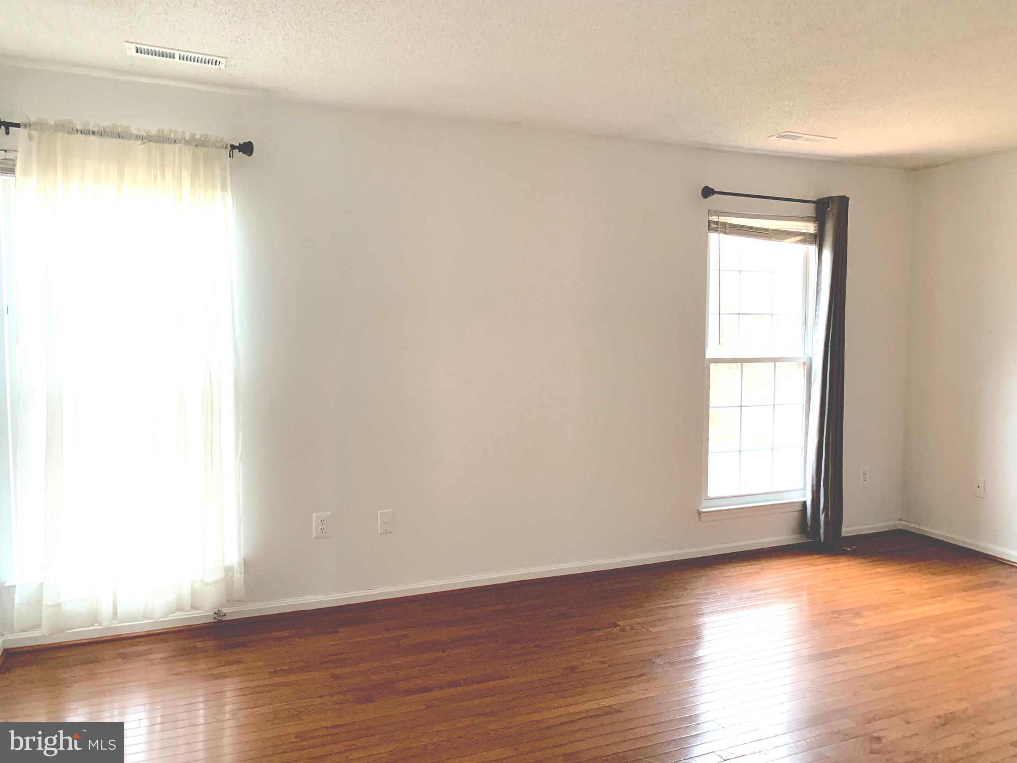 NORTHLAKE - Residential Lease