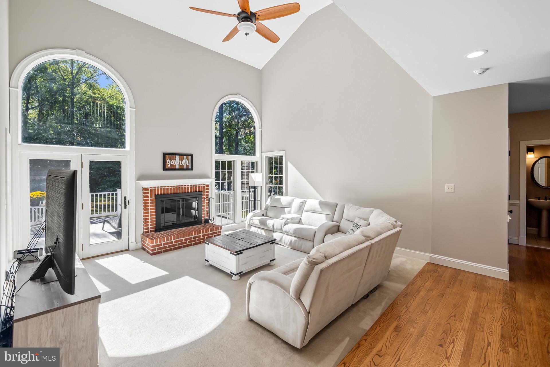 TALL OAKS - Residential