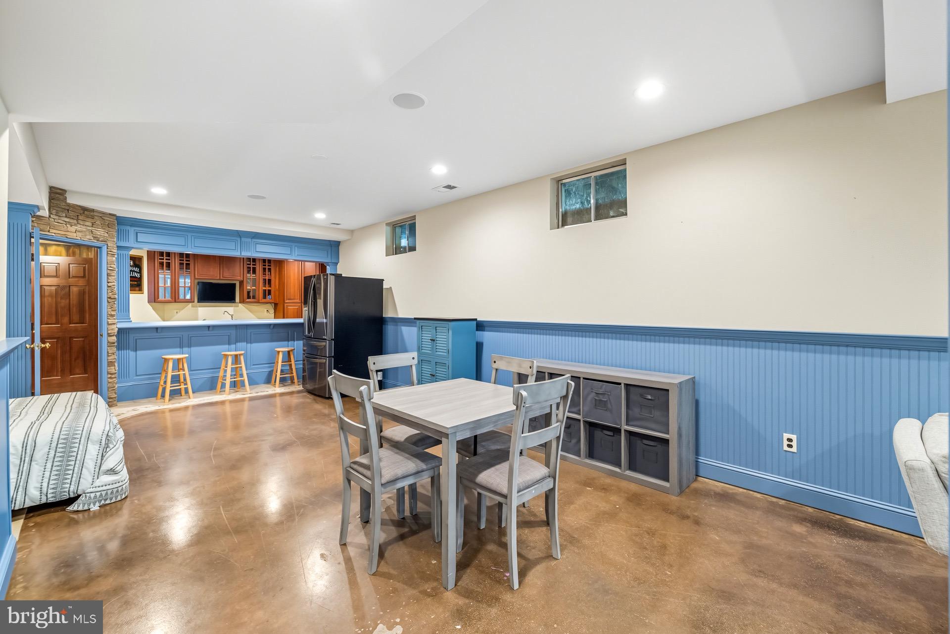 TALL OAKS - Residential