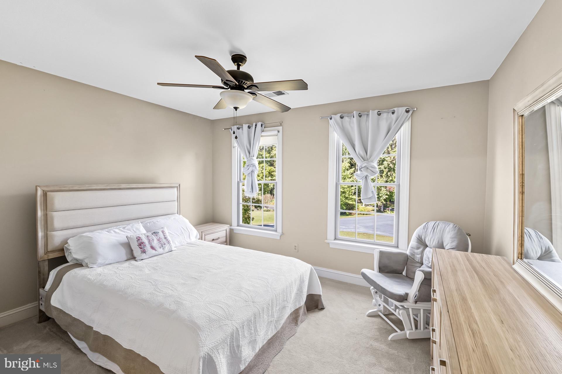 TALL OAKS - Residential