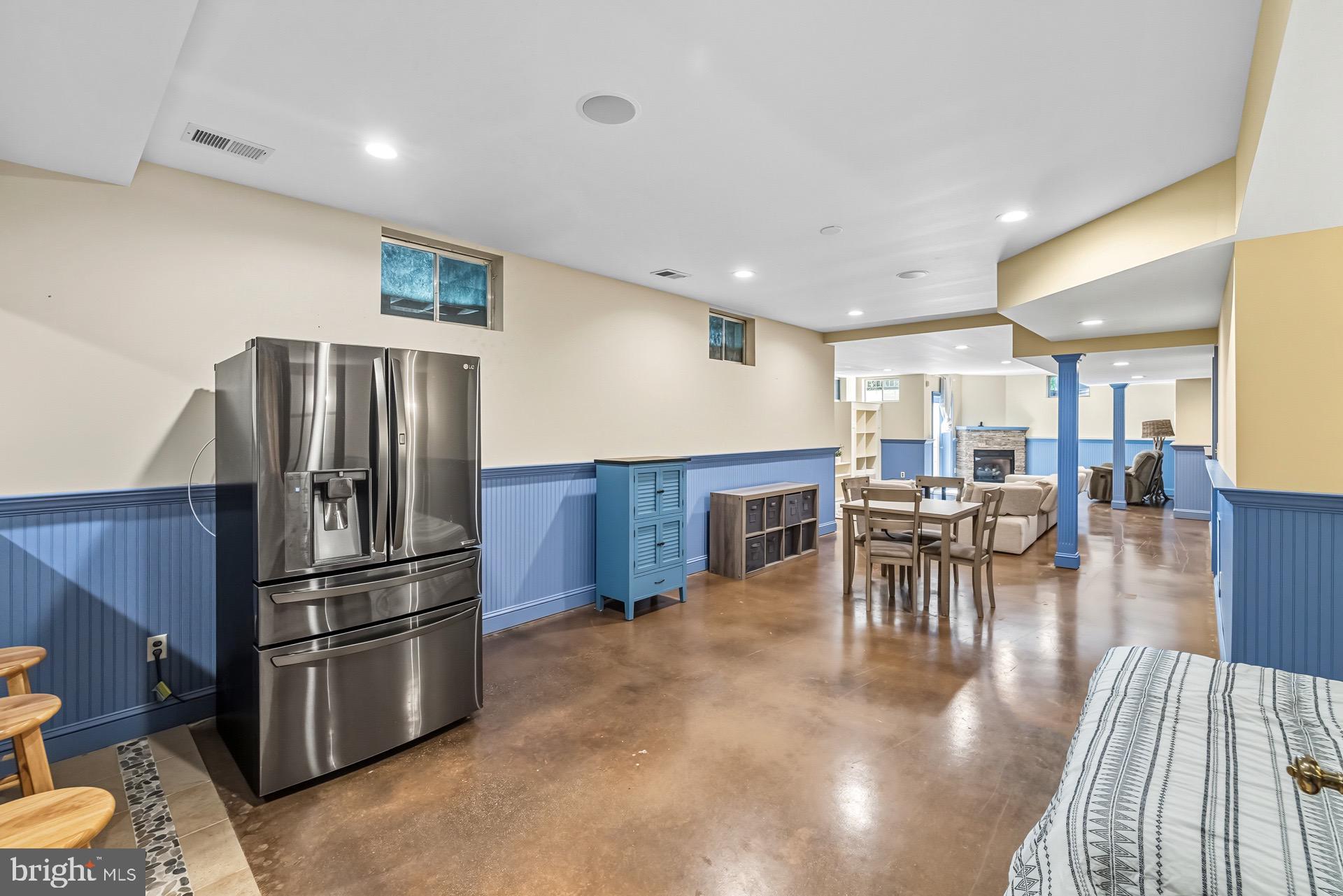 TALL OAKS - Residential