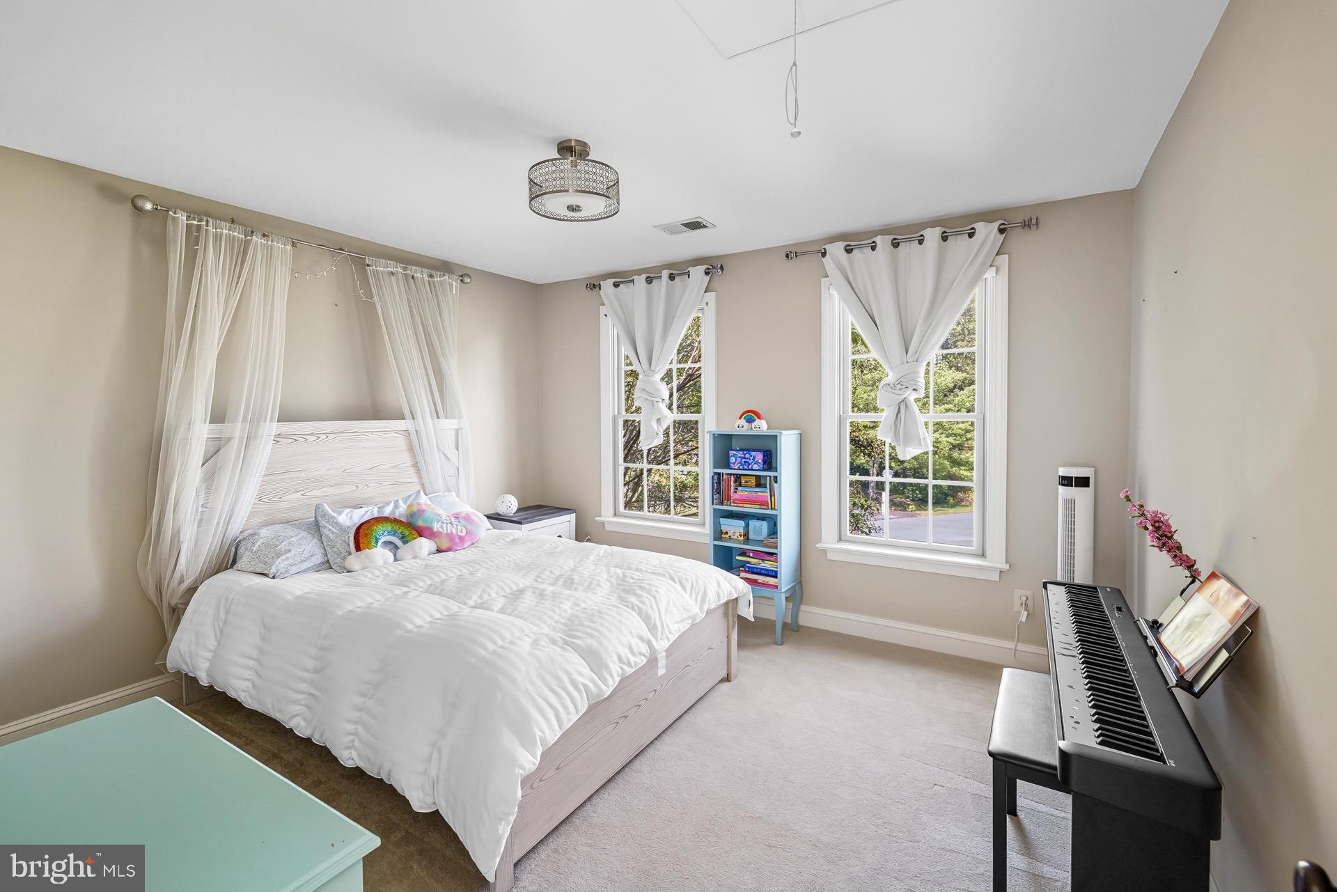 TALL OAKS - Residential