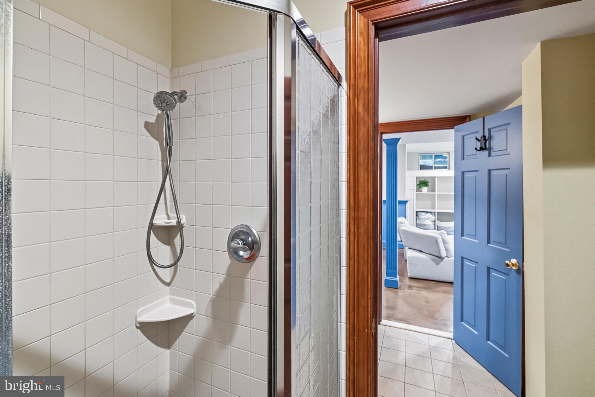 TALL OAKS - Residential