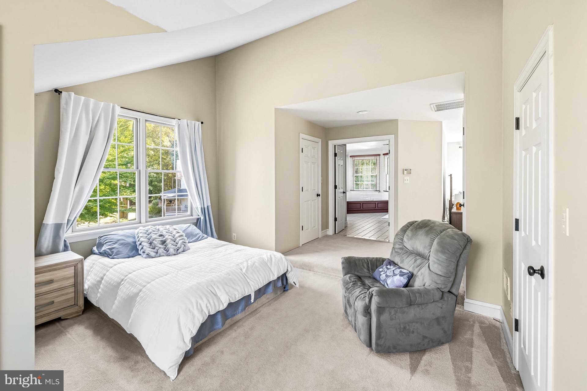 TALL OAKS - Residential