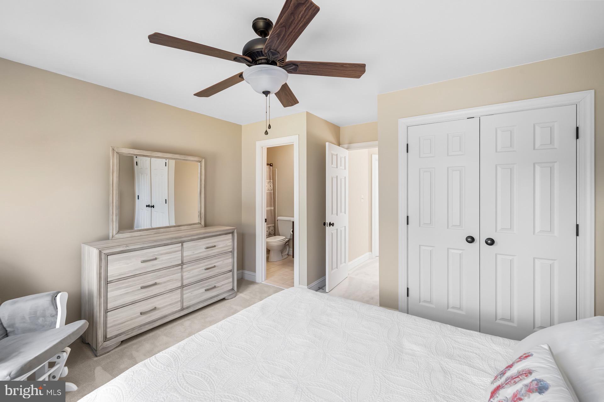 TALL OAKS - Residential