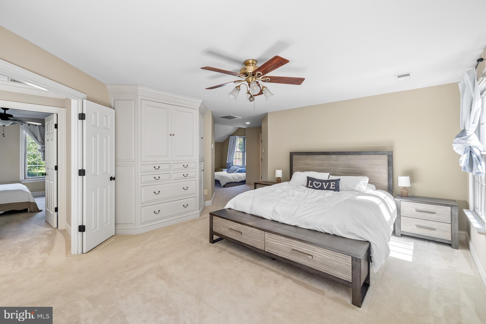 TALL OAKS - Residential