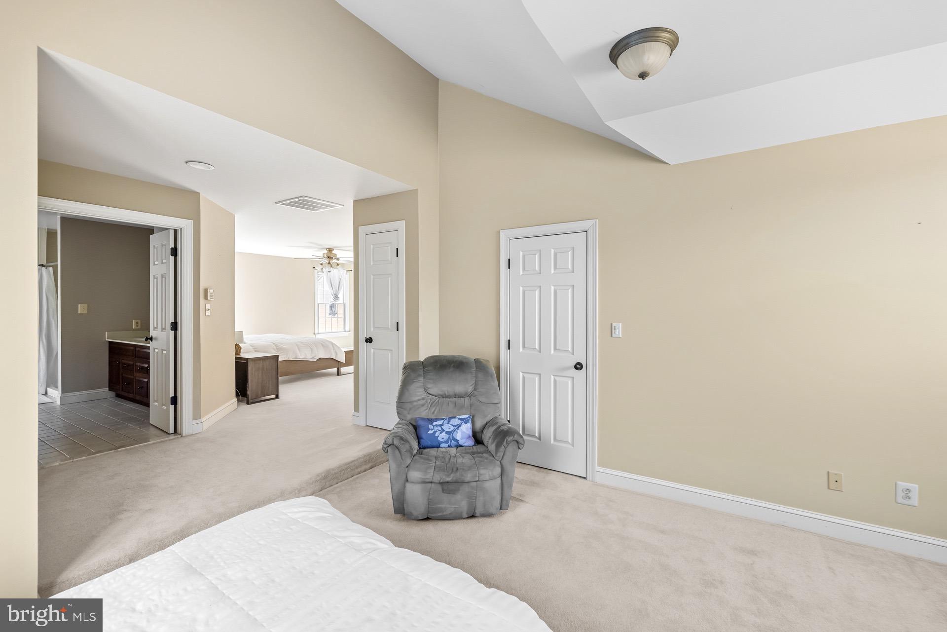 TALL OAKS - Residential