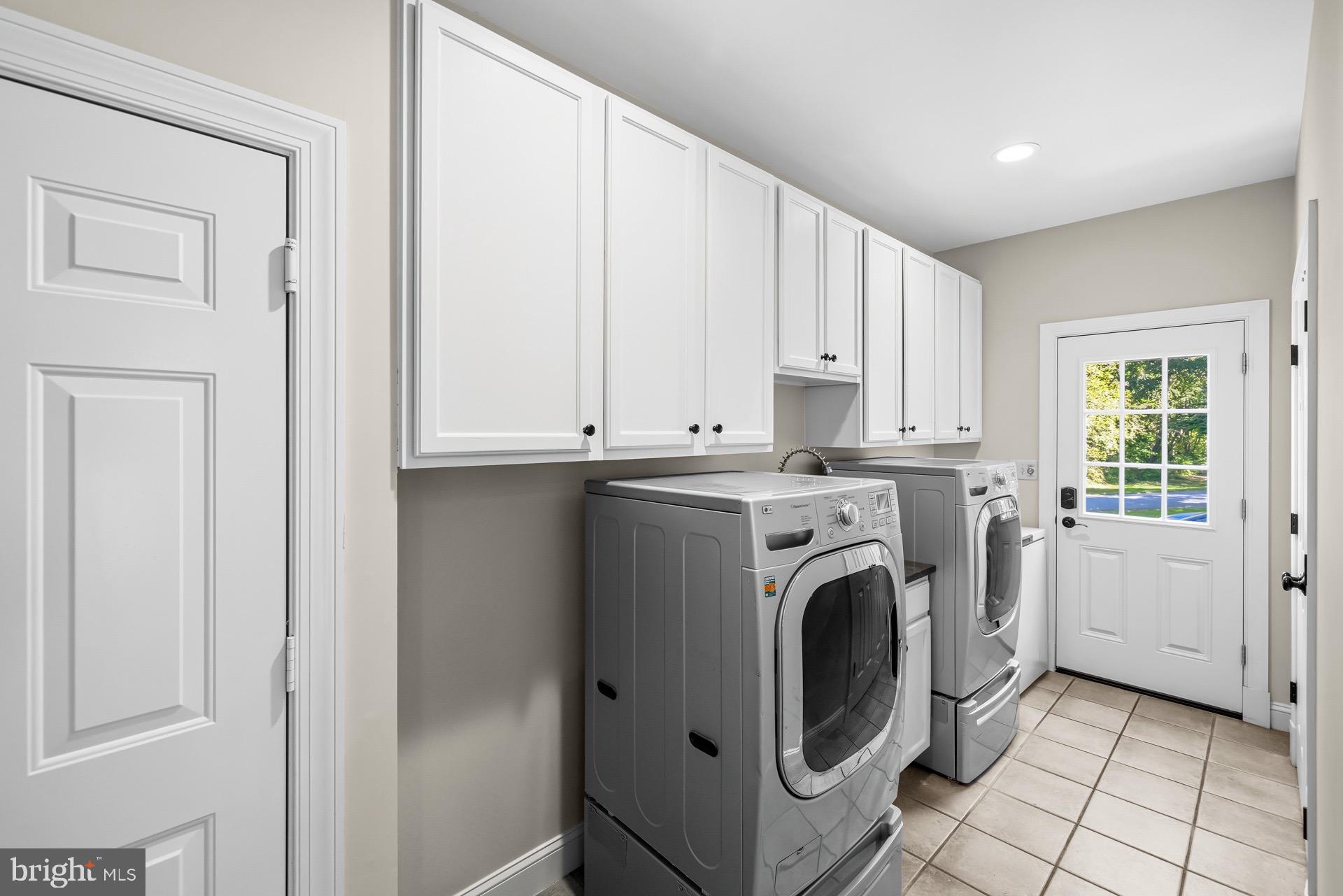 TALL OAKS - Residential