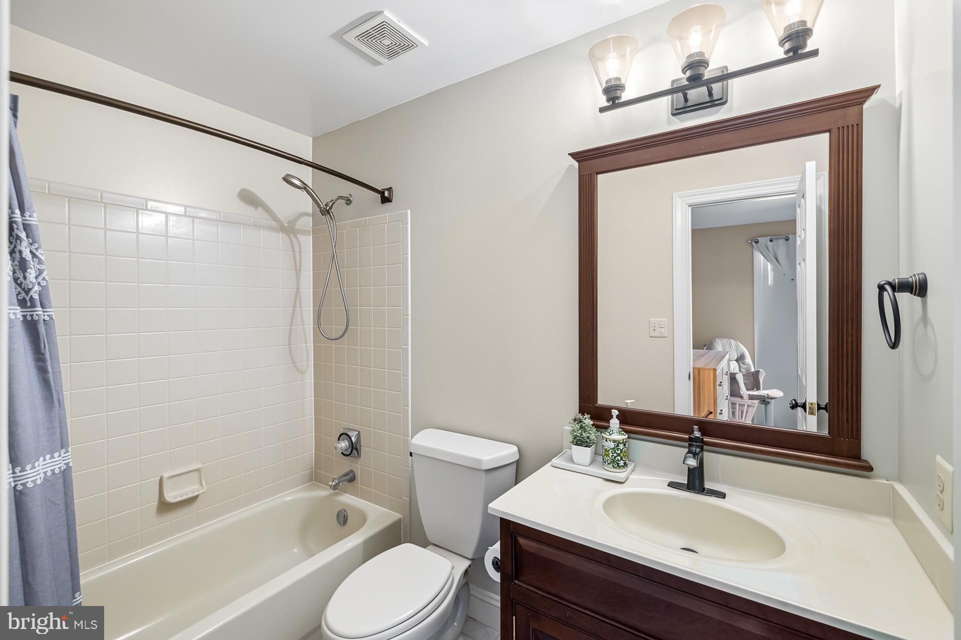 TALL OAKS - Residential