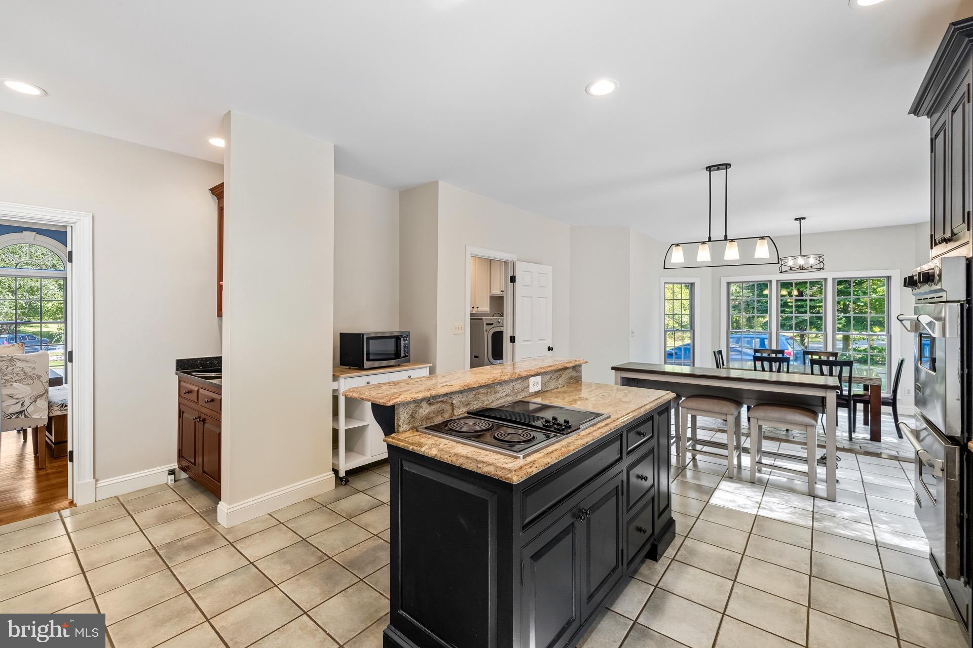 TALL OAKS - Residential