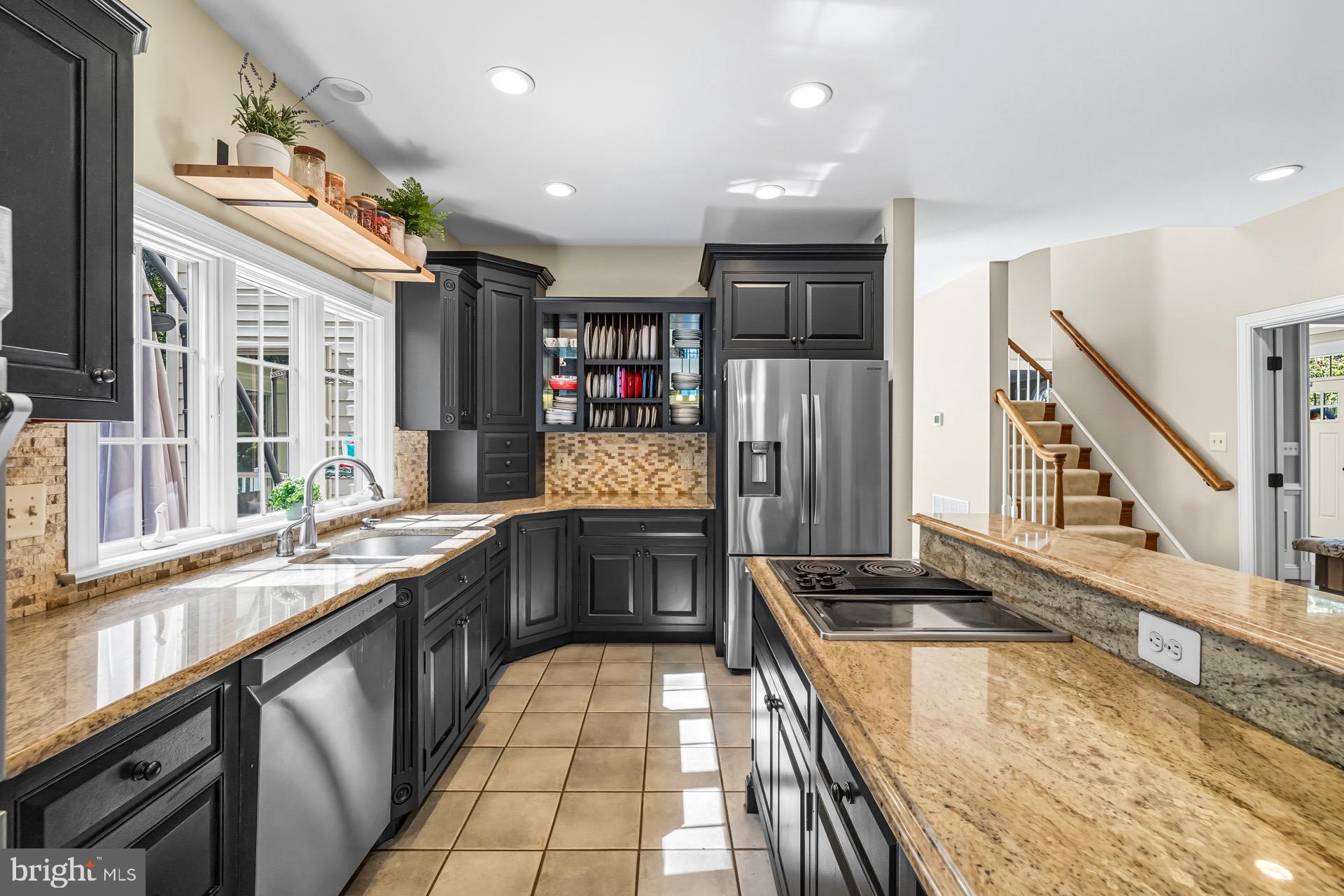 TALL OAKS - Residential